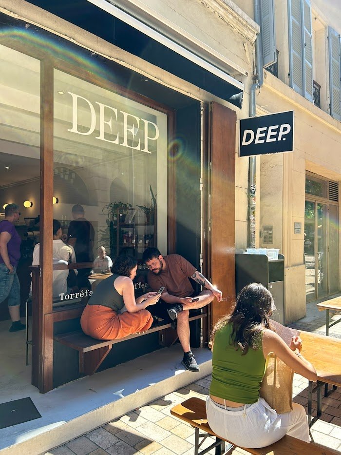 Expériences chez Deep à Marseille : Regard d'Expert sur ce Coffee Shop Incontournable Expériences chez Deep à Marseille : Regard d'Expert sur ce Coffee Shop Incontournable