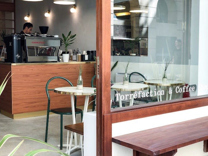 Expériences chez Deep à Marseille : Regard d'Expert sur ce Coffee Shop Incontournable