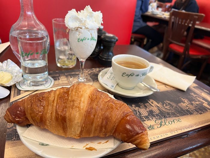 Découverte des secrets du Café de Flore : Avis honnête à Paris Découverte des secrets du Café de Flore : Avis honnête à Paris
