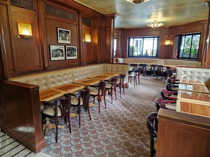 Découverte des secrets du Café de Flore : Avis honnête à Paris Découverte des secrets du Café de Flore : Avis honnête à Paris