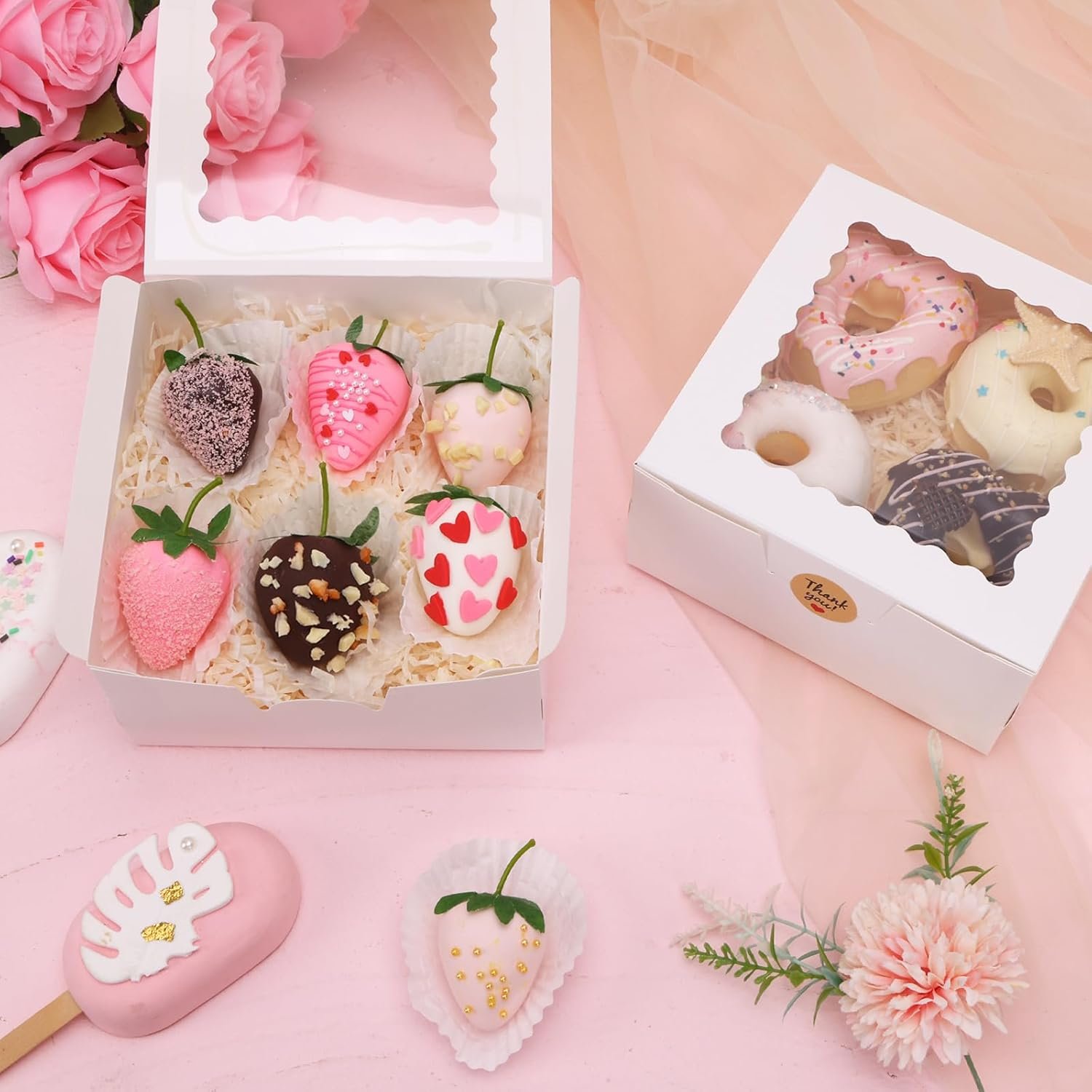 Grossiste Boîtes à Gâteaux 16pcs avec Fenêtre 6x6x3 pouces, Parfaites pour Treats, Chocolats, Cupcakes, Pâtisseries, Logo Personnalisé, Fournisseur en Vente en Gros