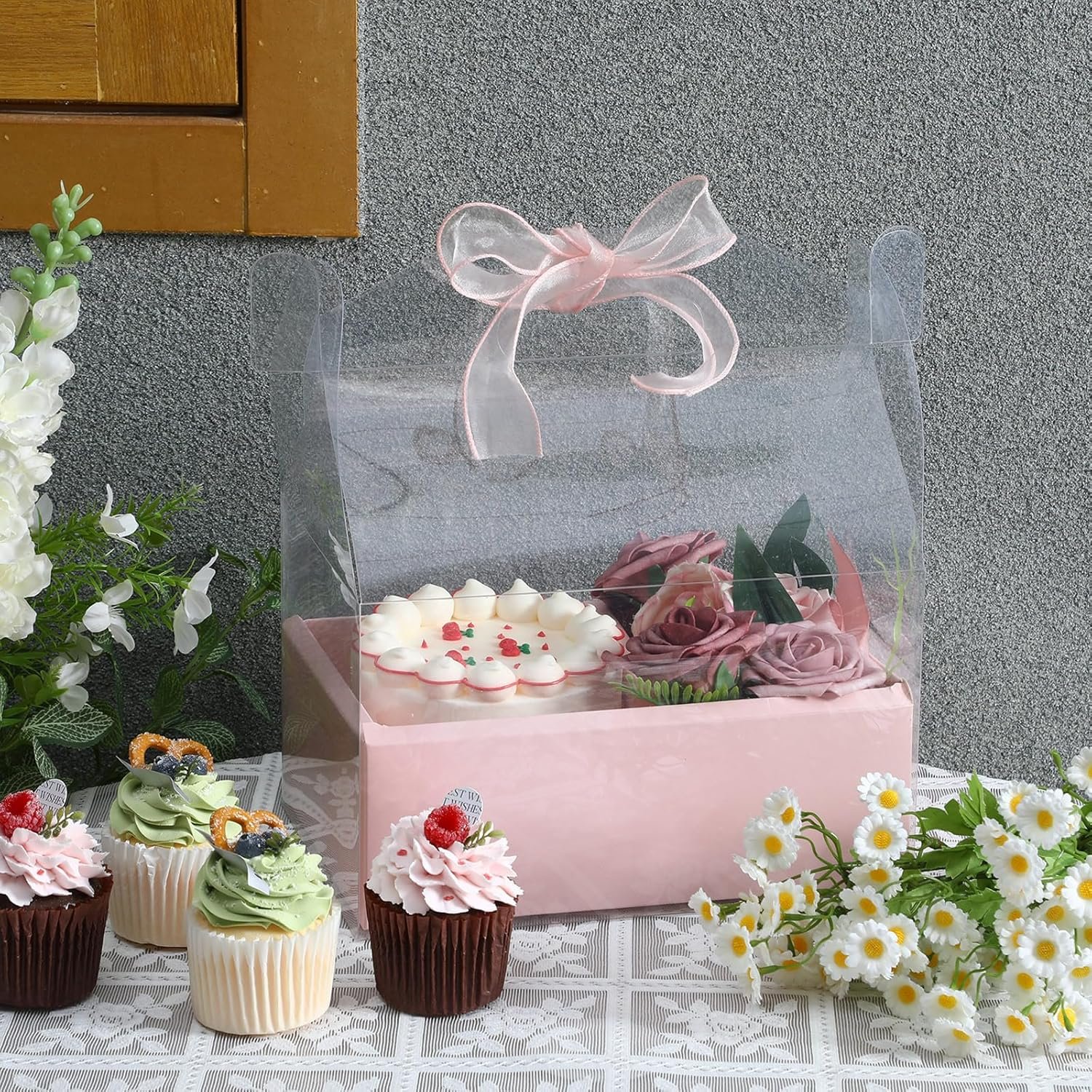 Grossiste boîte transparente à gobelet avec anse, 10 pièces pour gâteau et fleurs, dimensions 4 pouces, packaging cadeau pour fête des mères, mariage et anniversaire, fabricant de fournitures en vrac, logo personnalisé.