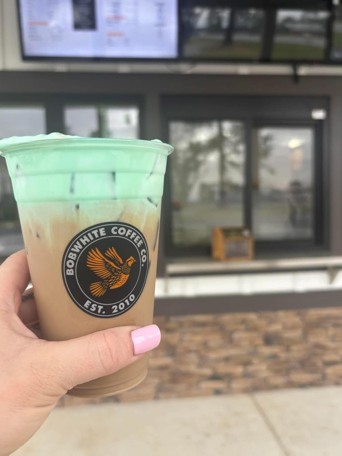 Grossiste en gobelets en plastique PET personnalisés de 16 oz pour boissons froides (quantités de 100 à 1 000) avec logo personnalisé par fabricant.