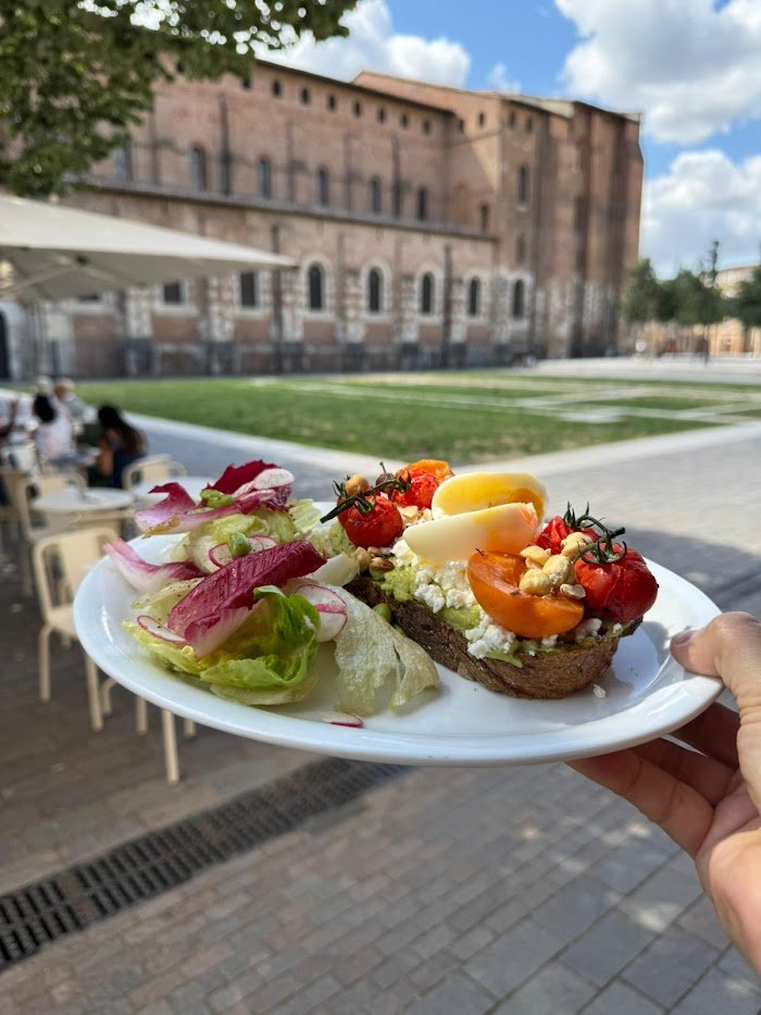 Ce qu'il faut savoir avant de bruncher au Café La Fiancée | Brunch Toulouse Saint Sernin à Toulouse : Avis honnêtes Ce qu'il faut savoir avant de bruncher au Café La Fiancée | Brunch Toulouse Saint Sernin à Toulouse : Avis honnêtes
