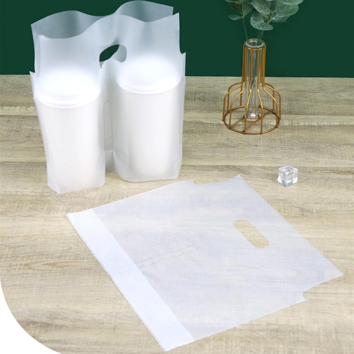 Grossiste en Vrac, 200 Sacs à Boisson, 2 Porte-gobelets pour Livraison, 12