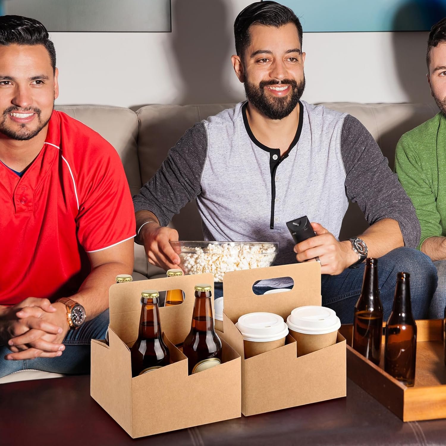 Grossiste 50 pièces support de boisson à 4 tasses avec poignée en papier kraft recyclable, accessoire de livraison pour boissons chaudes et froides, OEM pour café à emporter et cadeaux floraux.