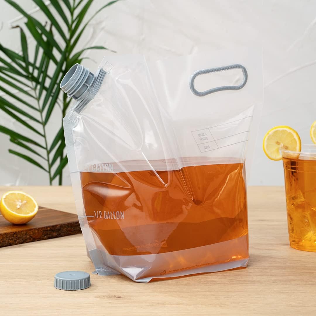 Containers d'eau de 1 gallon avec 10 sacs à boisson en plastique clair, vendus en gros, incluant des bouchons à preuve d'altération. Solution idéale pour les événements de traiteur, le camping ou la randonnée, ces sacs sont dotés d'une poignée durable et conviennent à une marque blanche.