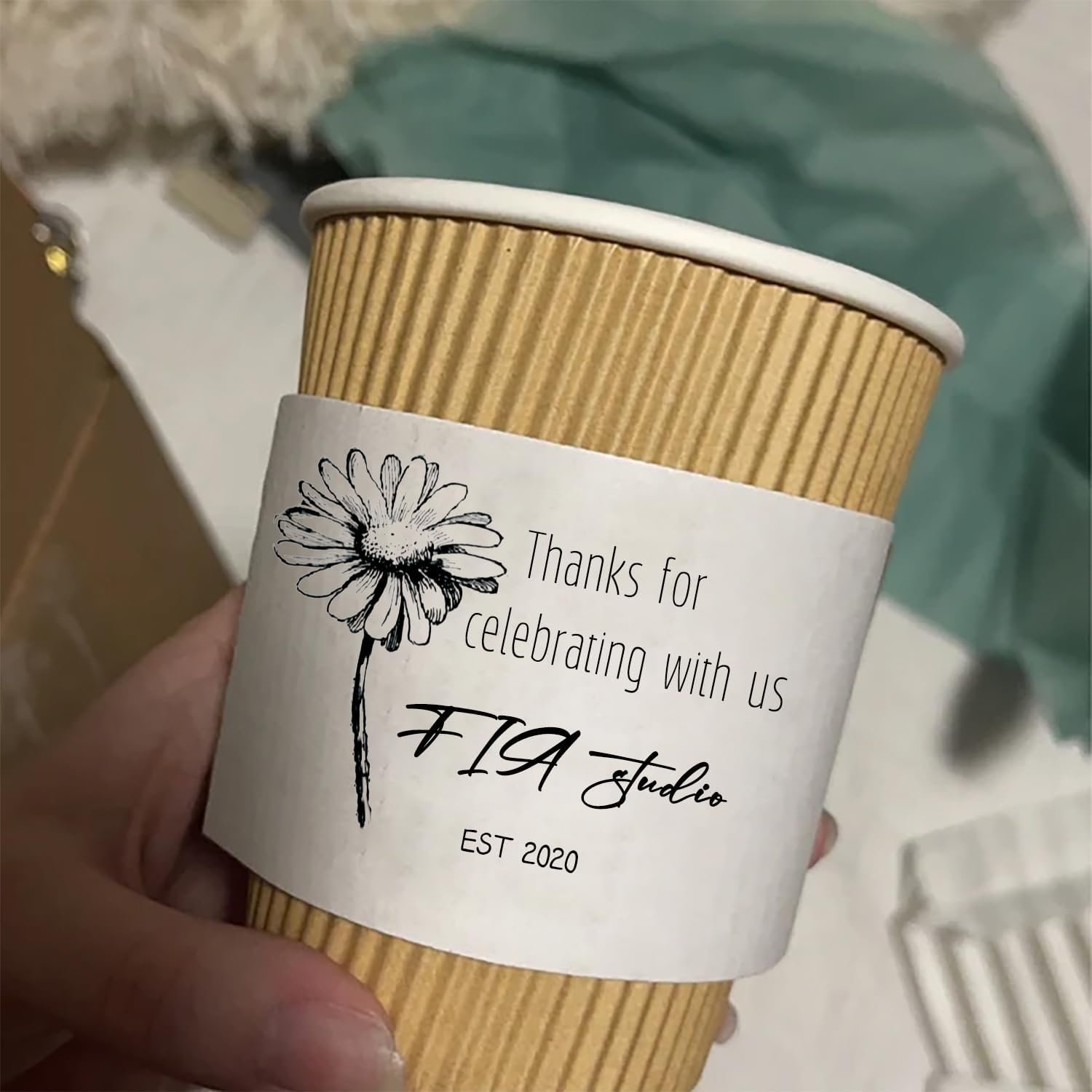 Grossiste en gobelets en papier ondulé personnalisés 10-20 oz, sleeves à café avec logo personnalisé, choix idéal pour événements, mariages, anniversaires, et fêtes. Fabricant de sleeves jetables pour un service pratique. Vente en gros pour des occasions spéciales. Grossiste en gobelets en papier ondulé personnalisés 10-20 oz, sleeves à café avec logo personnalisé, choix idéal pour événements, mariages, anniversaires, et fêtes. Fabricant de sleeves jetables pour un service pratique. Vente en gros pour des occasions spéciales.