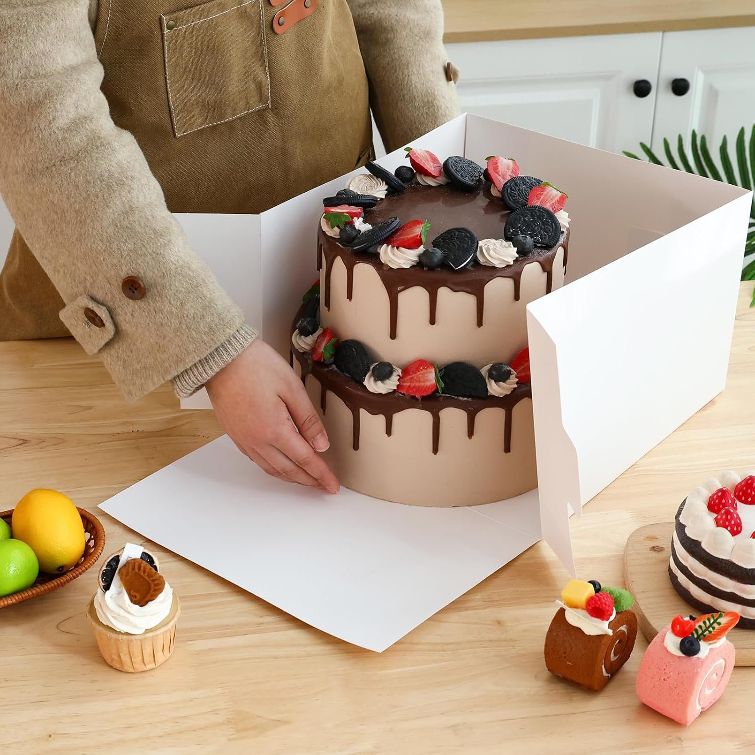 Grossiste en Vrac, boîtes à gâteaux 12x12x8 pouces avec fenêtre, logo personnalisé pour desserts, fabricant de contenants en carton.