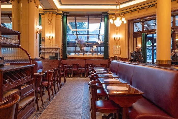Avis honnête sur Les Deux Magots à Paris, France : À quoi s'attendre vraiment ?