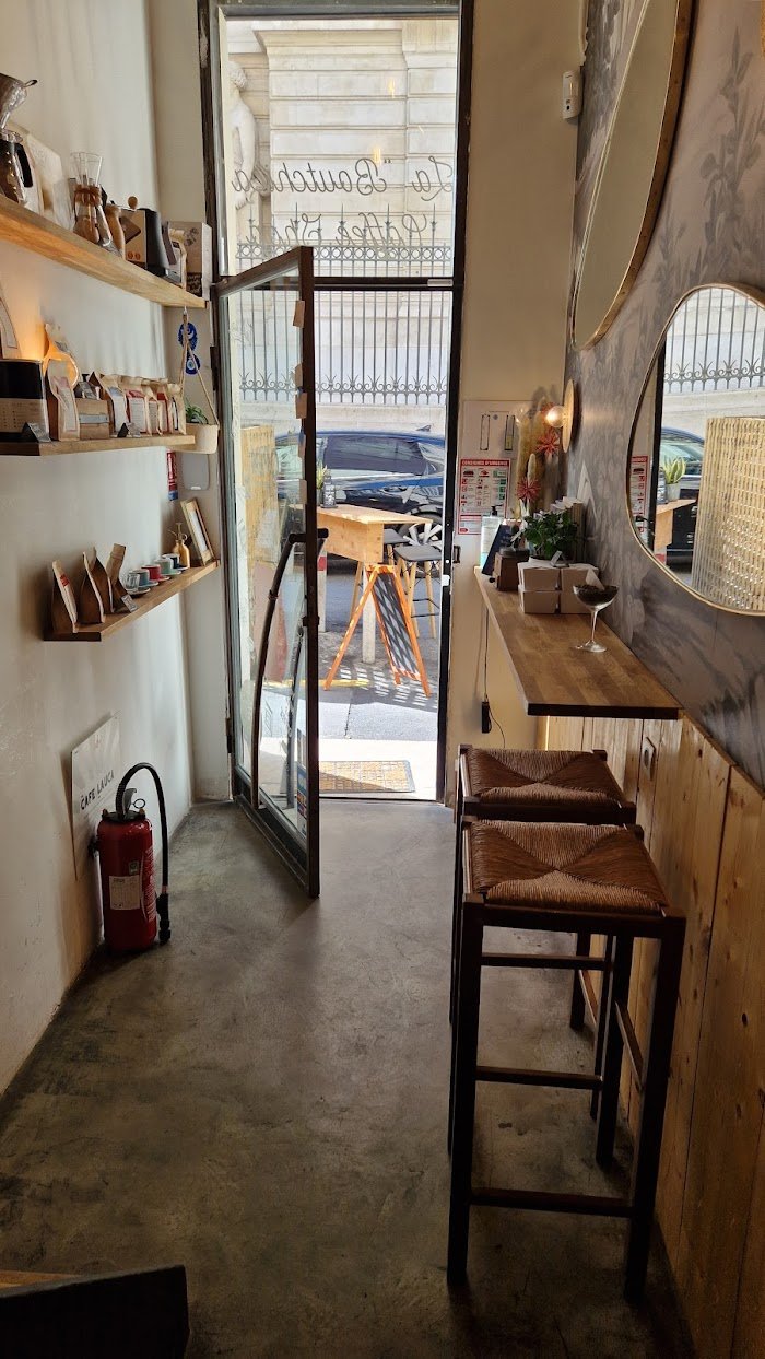 Un zoom sur la scène café à Marseille : Expériences authentiques au Café Lauca « La Boutchica » Un zoom sur la scène café à Marseille : Expériences authentiques au Café Lauca « La Boutchica »