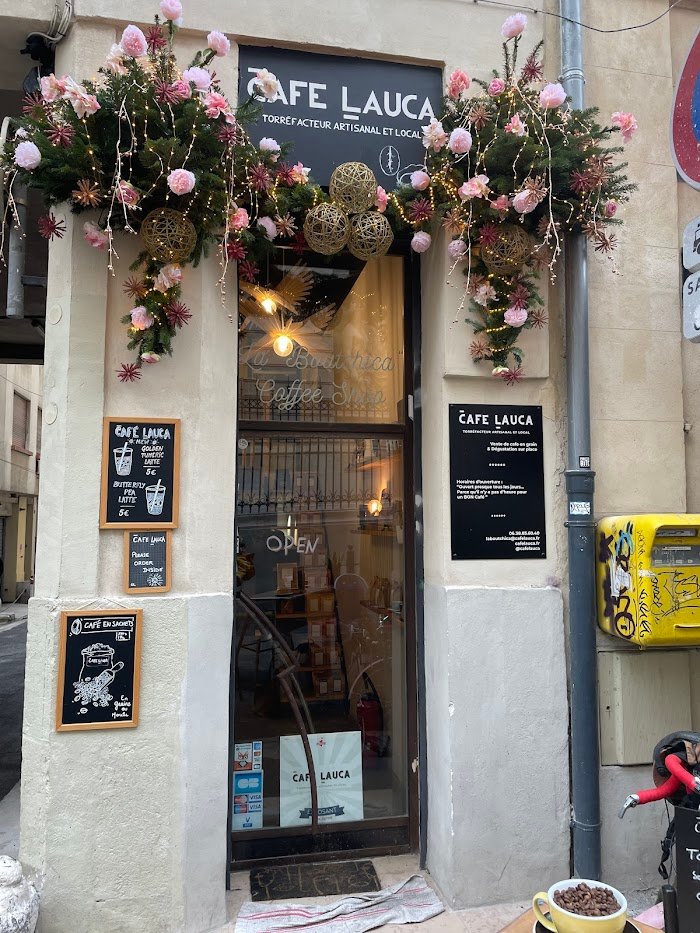 Un zoom sur la scène café à Marseille : Expériences authentiques au Café Lauca « La Boutchica »