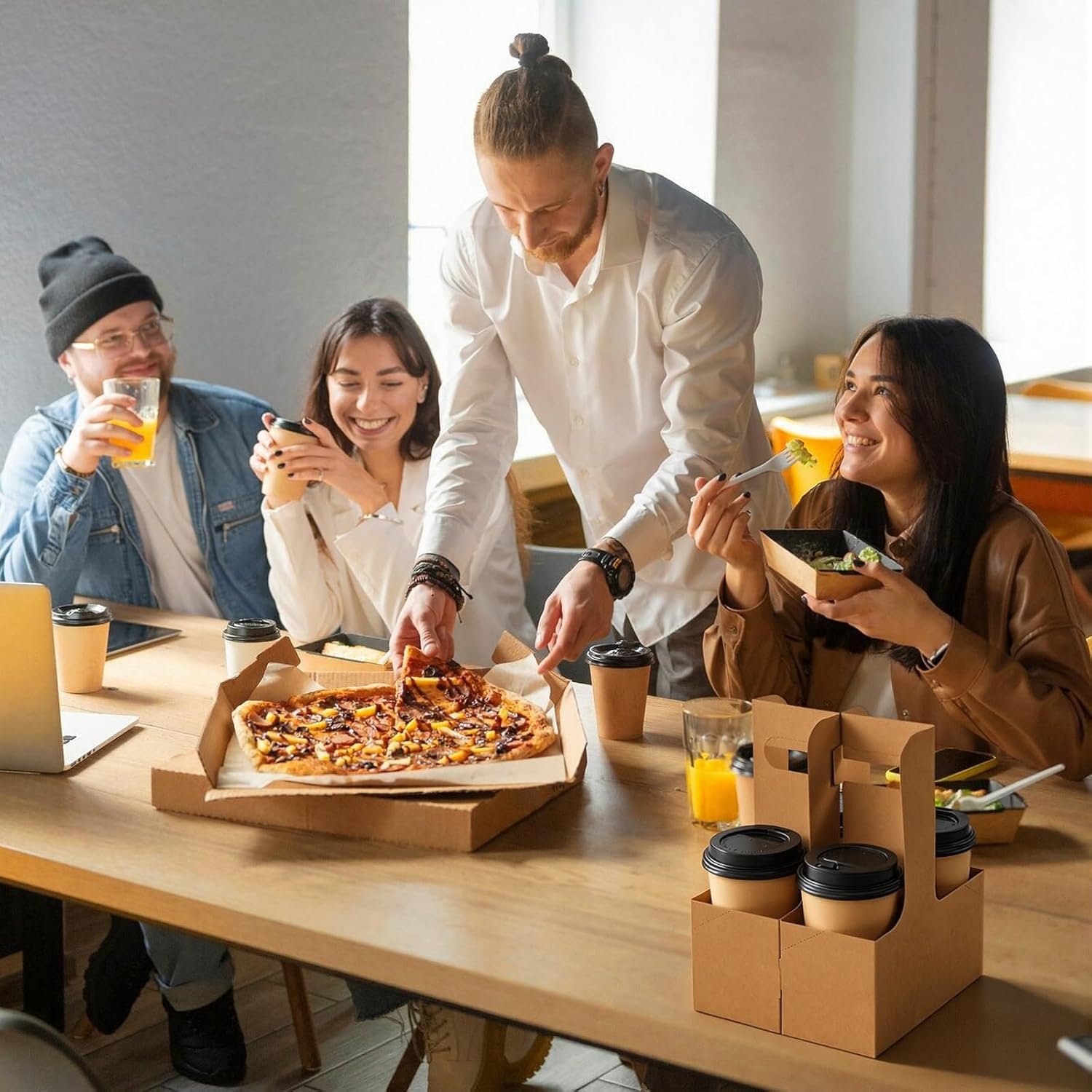 Grossiste 100 Pcs Porte-gobelets en Carton Kraft 2 Tasses avec Poignée, Fournisseur d'Accessoires pour Boissons Chaudes et Froides en Vrac, Logo Personnalisé.