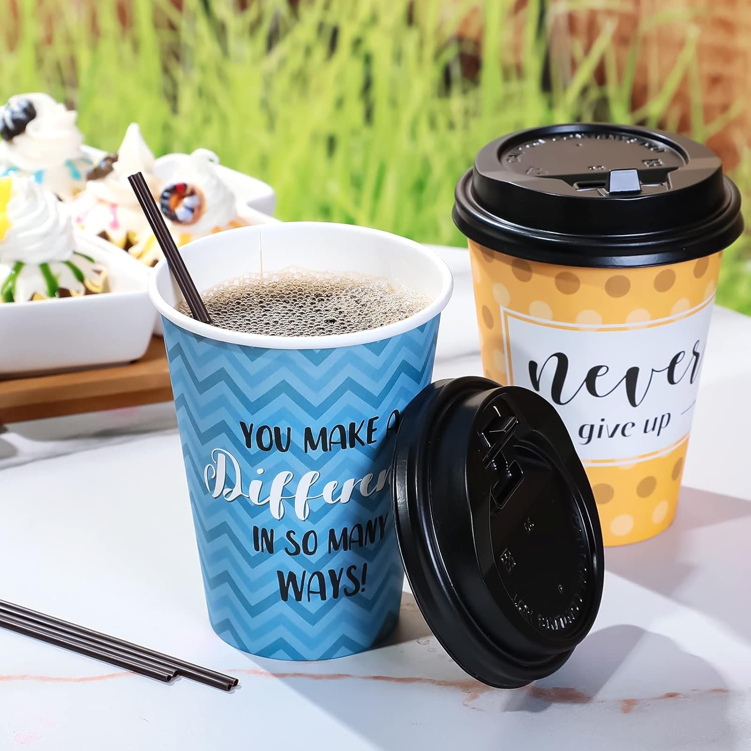 Grossiste de gobelets en papier jetables 100 pièces avec couvercles et pailles, taille 16 oz, design motivant, idéal pour l'eau, le jus, le café et le thé, Marque Blanche pour boutiques et cafés. Grossiste de gobelets en papier jetables 100 pièces avec couvercles et pailles, taille 16 oz, design motivant, idéal pour l'eau, le jus, le café et le thé, Marque Blanche pour boutiques et cafés.