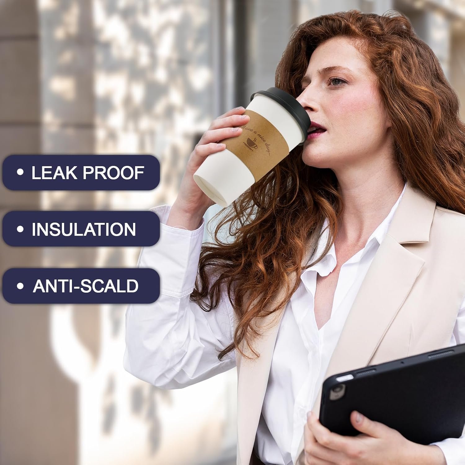 Grossiste de gobelets à café jetables 16 oz avec couvercles et manchons en kraft, logo personnalisé, fabrication de qualité, vente en gros pour bureau, café, restauration, événements et trajets quotidiens.