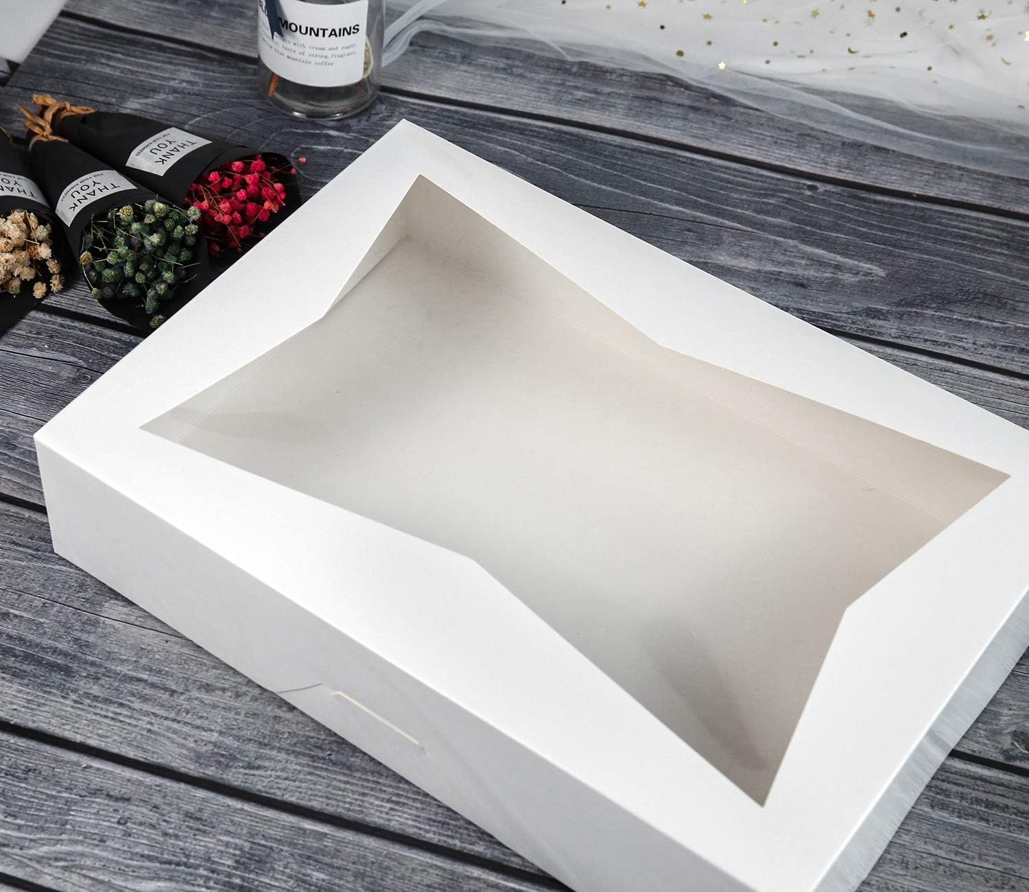 Grossiste en Vrac de Boîtes à Gâteaux Blanches 14 x 10 x 3 pouces avec Fenêtres en PVC, Logo Personnalisé et Qualité Fournisseur pour Pâtisseries