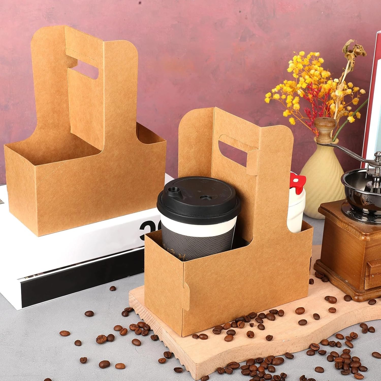 Grossiste de porte-gobelets à deux tasses en papier jetables avec poignées, idéal pour les restaurants et la livraison de nourriture, avec Logo Personnalisé, 100 unités, brun. Fabricant de support à emporter pour café.