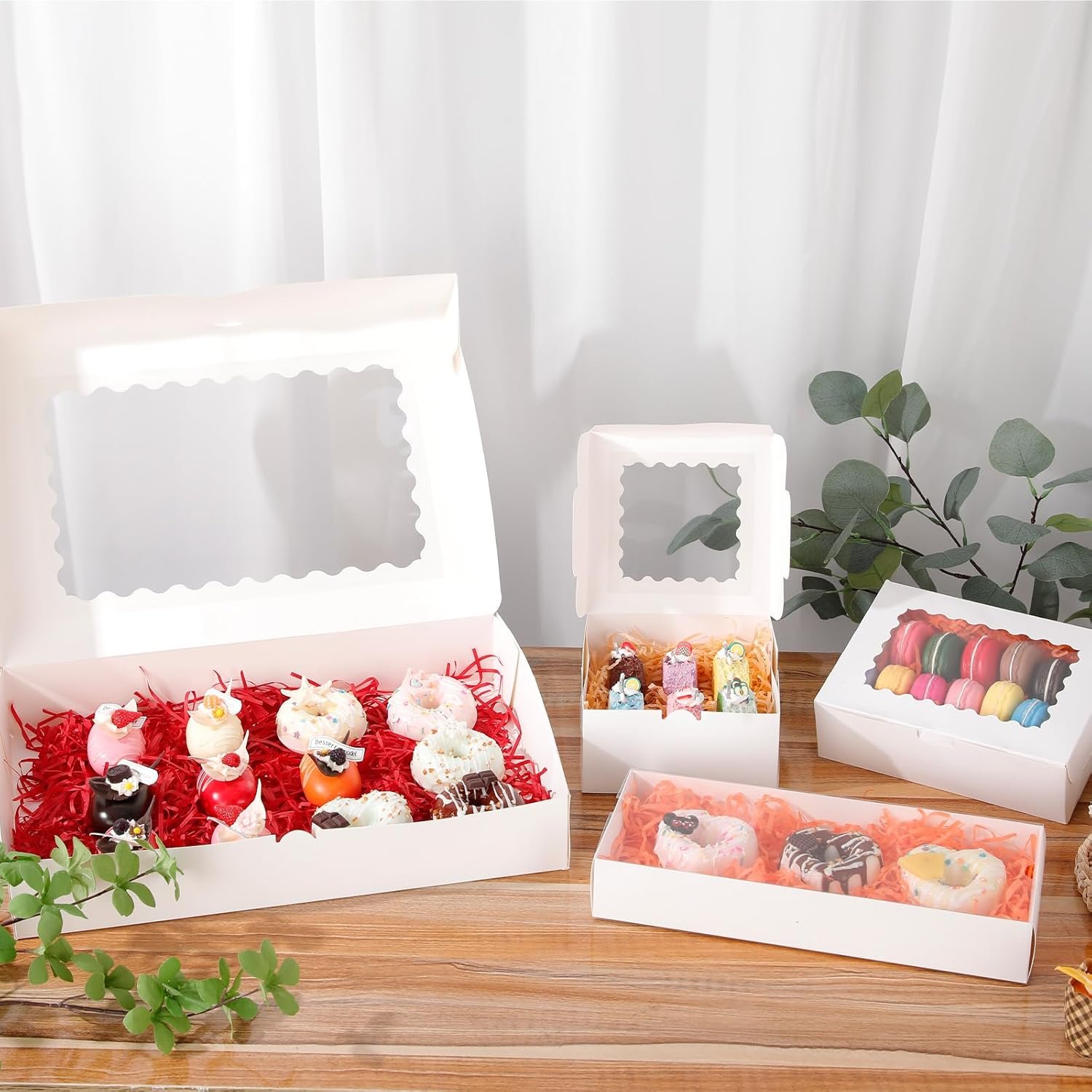 Boîtes à pâtisserie blanches de 50pcs 8x6x2.5 pouces, vente en gros, logo personnalisé, fabriquées par un fournisseur spécialisé, parfaites pour les fraises en chocolat, muffins et autres douceurs.