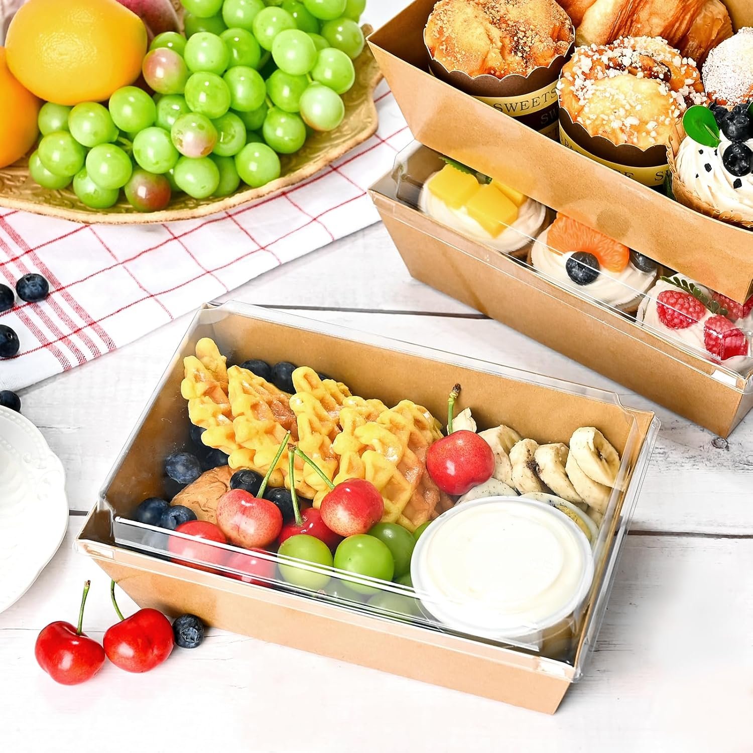 Grossiste de boîtes à charcuterie en papier 8 x 6 pouces avec couvercles transparents, 20 pièces, contenant alimentaire jetable pour part de gâteau, cupcakes, sandwichs, OEM et solutions en vrac pour boulangeries.