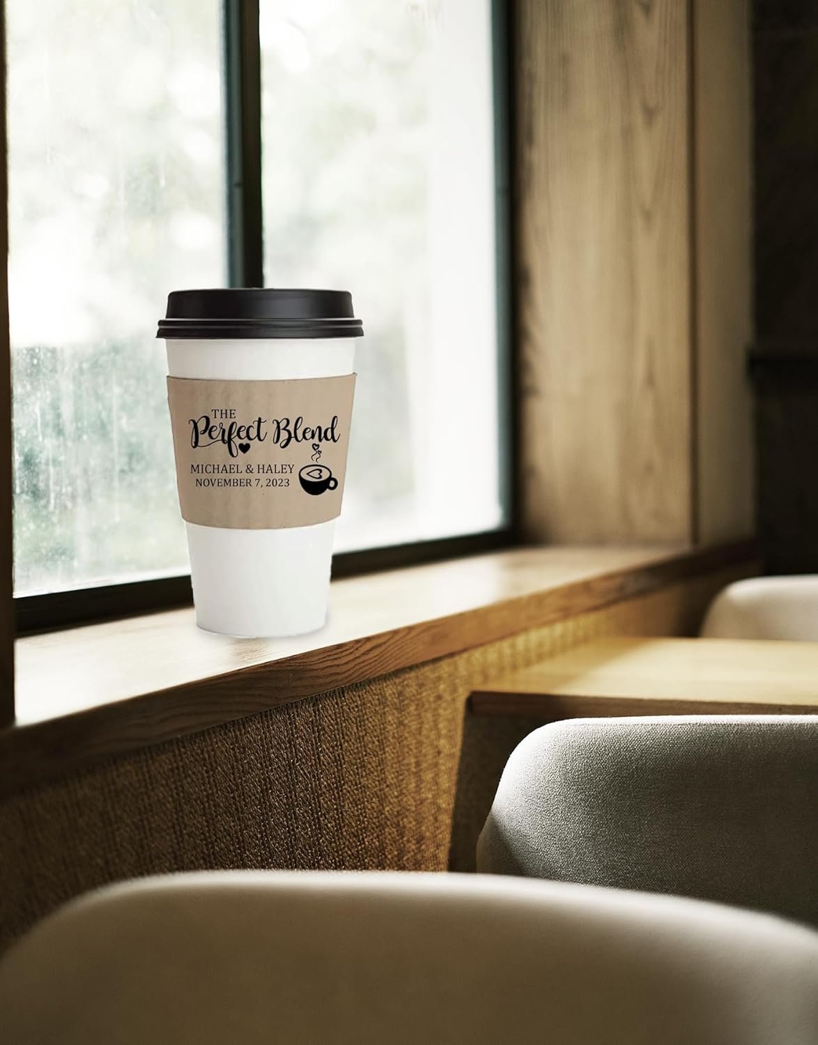 Grossiste de manchons en papier kraft écologiques pour tasses de 12 à 20 oz, Sleeve de café ou chocolat chaud personnalisé avec logo, Fabricant de produits à votre marque pour anniversaires et mariages, Vente en gros de manchons ondulés jetables.