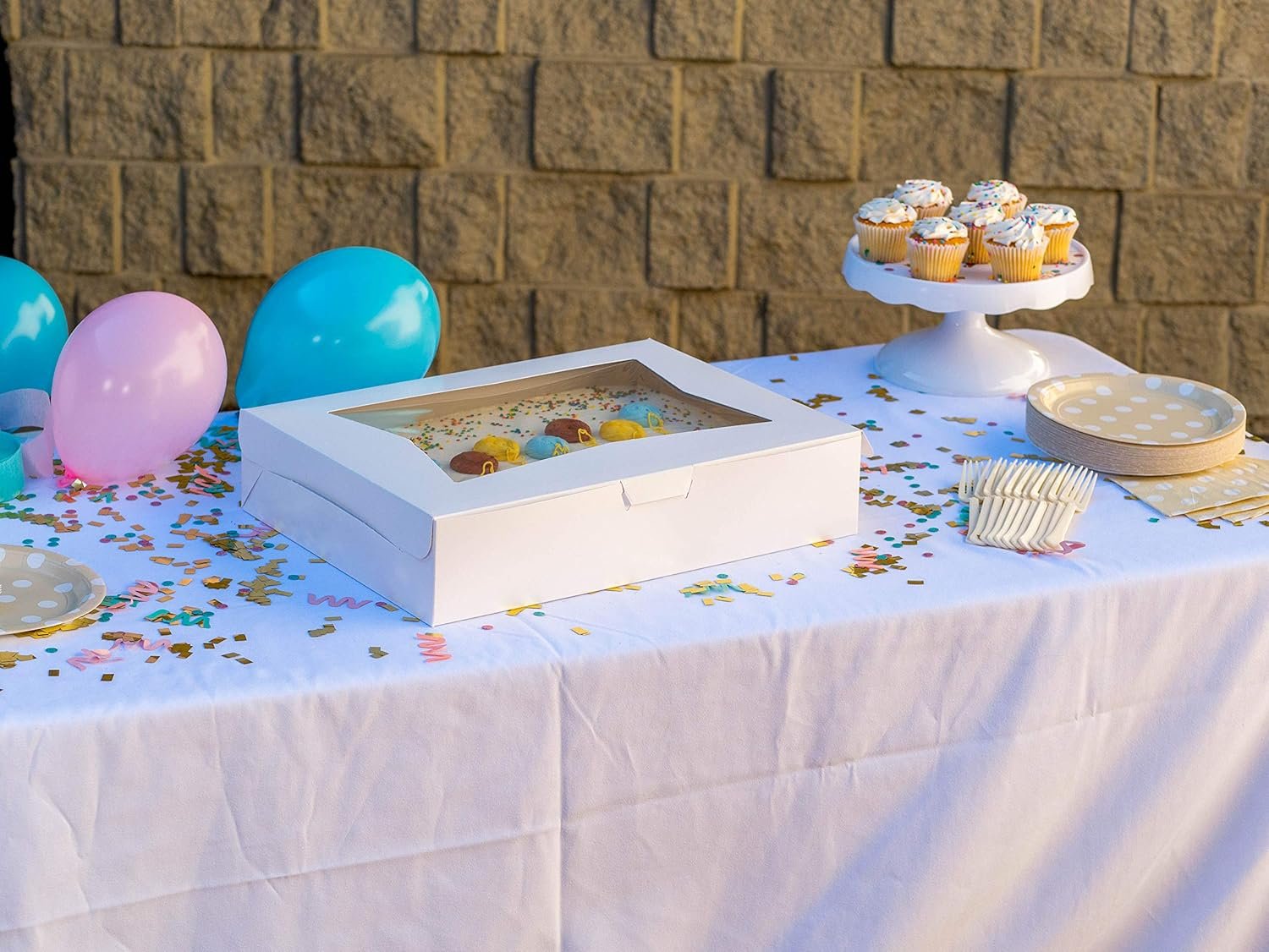 Grossiste Auto Pop-up Boîte à Pâtisserie Blanche avec Fenêtre 9x9x2.5 pour Tartes, Donuts, Pâtisseries, Fournisseur 200 pièces, Marque Blanche avec Couvercle Transparent. Grossiste Auto Pop-up Boîte à Pâtisserie Blanche avec Fenêtre 9x9x2.5 pour Tartes, Donuts, Pâtisseries, Fournisseur 200 pièces, Marque Blanche avec Couvercle Transparent.