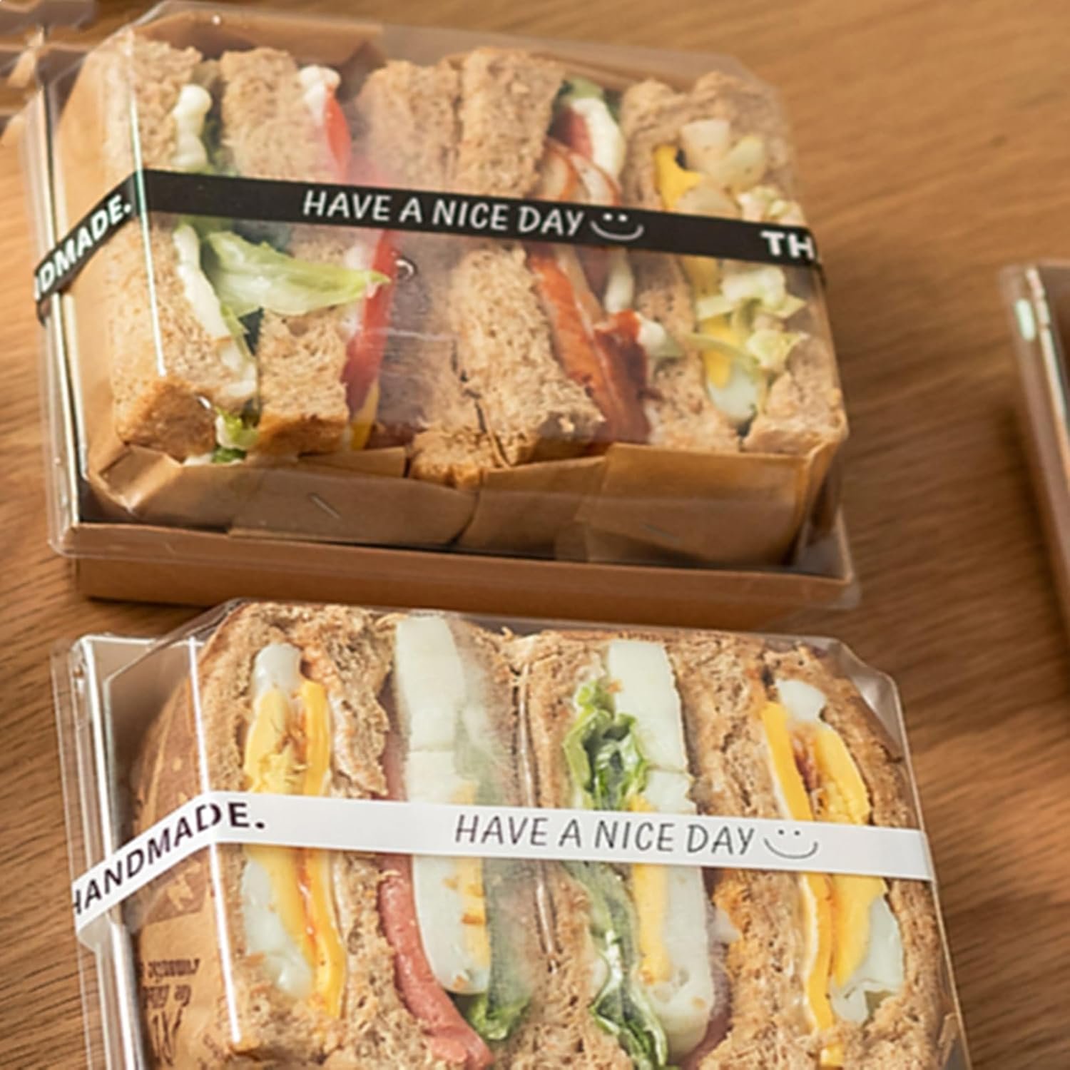 Grossiste en Vrac : Boîtes à Charcuterie en Papier 40 Pack avec Couvercles Clairs, 7 x 5 Pouces, Contenant à Emporter Jetable, Logo Personnalisé pour Gâteaux, Cupcakes, Sandwiches, Cookies, Bombes de Cacao, Salades, Fournisseur sûr.