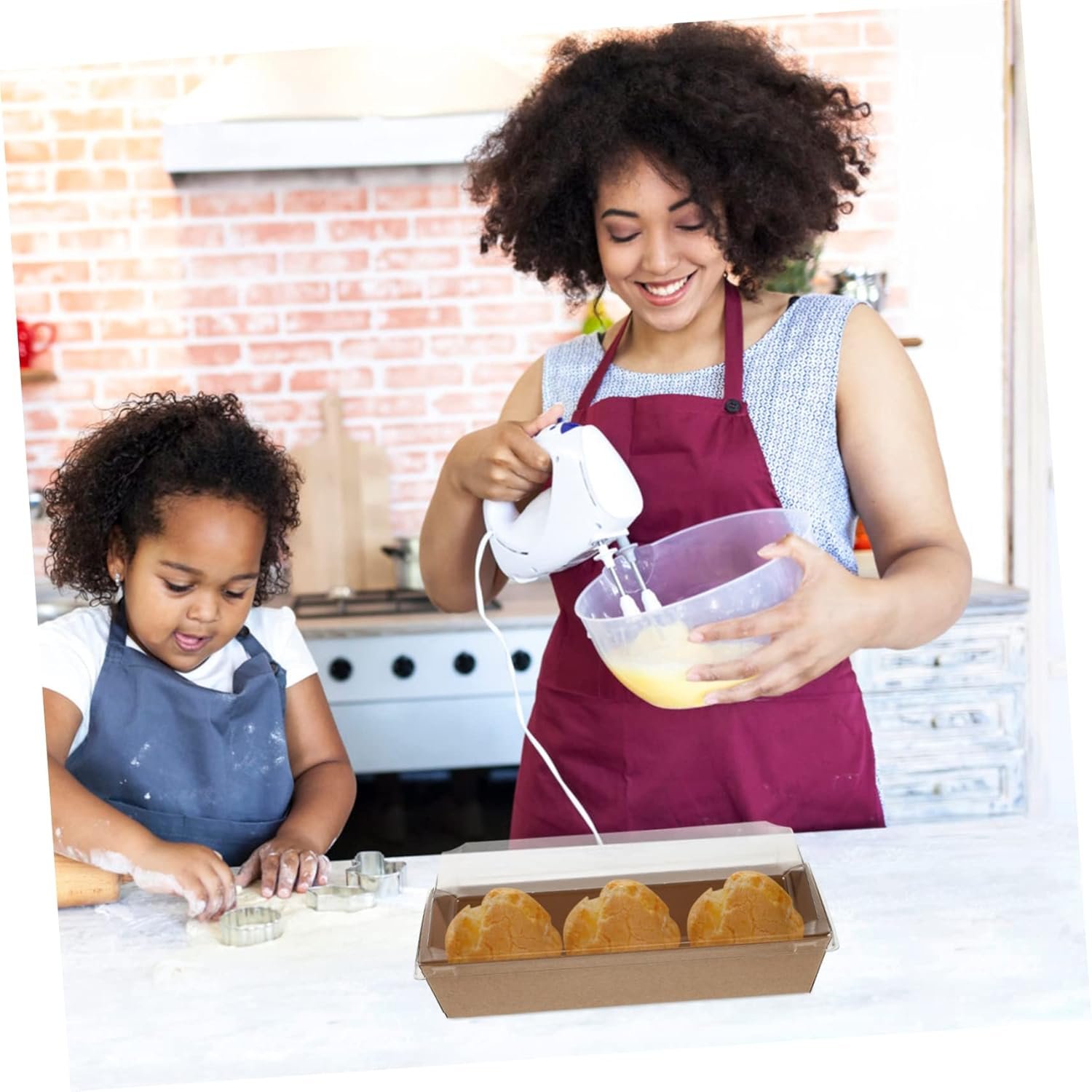 Boîte à sandwich rectangulaire en kraft de 10 pièces avec couvercles en plastique transparent, fournisseur de solutions d'emballage personnalisées pour la pâtisserie, la vente en gros de pain et snacks à emporter, idéale pour pique-niques et fêtes.