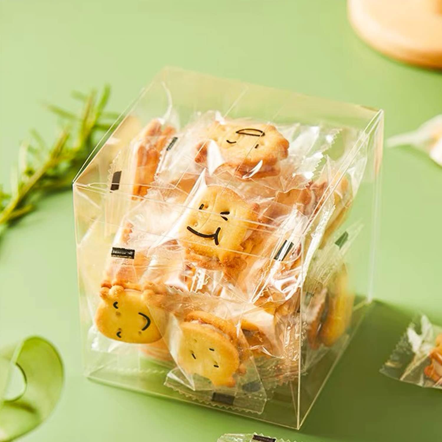 Box transparente en vrac 30 PCS 4 x 4 x 4 pouces, fournisseur de boîtes cadeaux en plastique pour événements tels que mariage, anniversaire, Pâques, fête des mères et des pères, personnalisation de logo disponible.