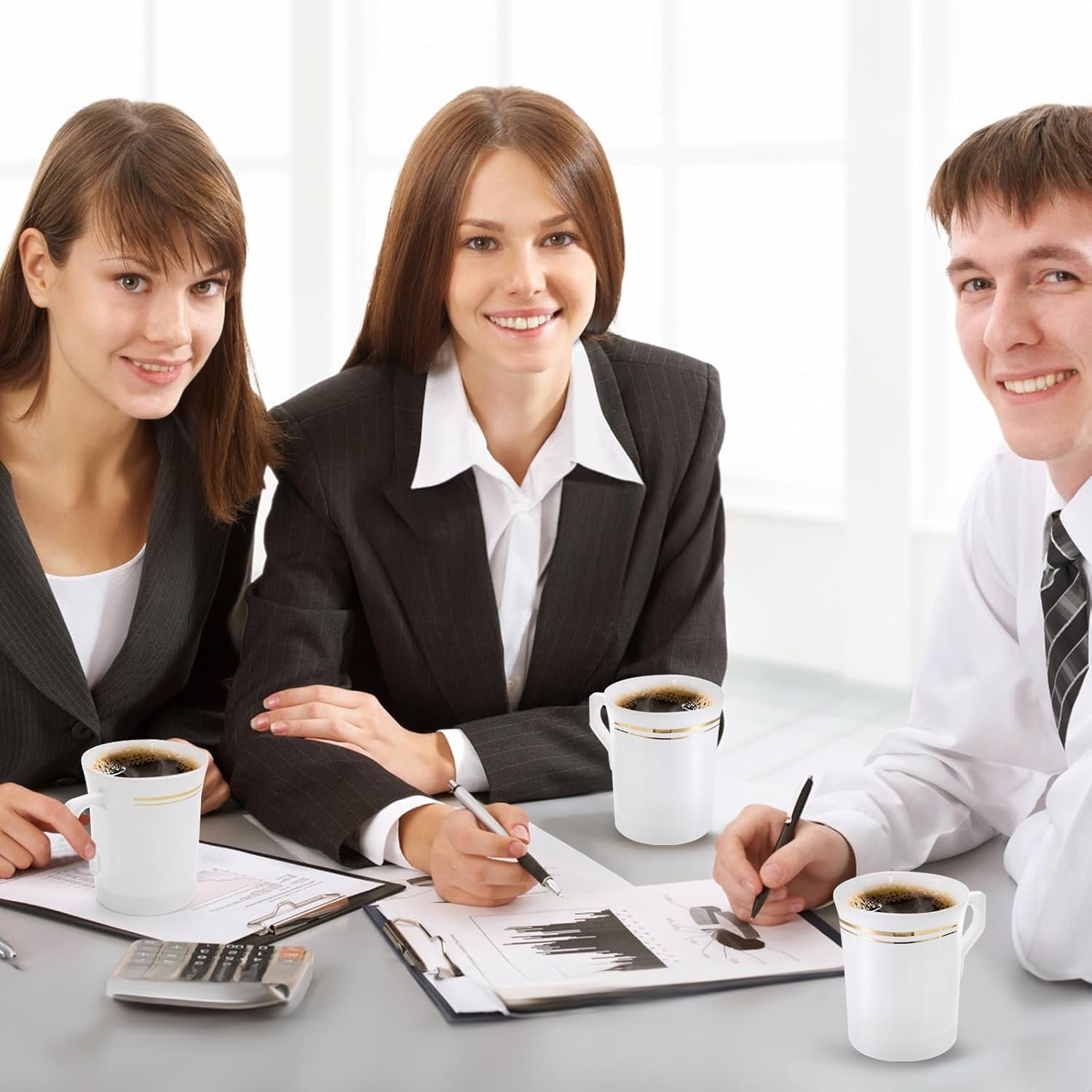 Grossiste gobelets jetables 8 oz avec anse, ensemble de 48 tasses à café, boisson chaude ou froide, idéal pour mariages et événements, marque blanche, fournisseur de vaisselle élégante pour camping, voyage et réception.