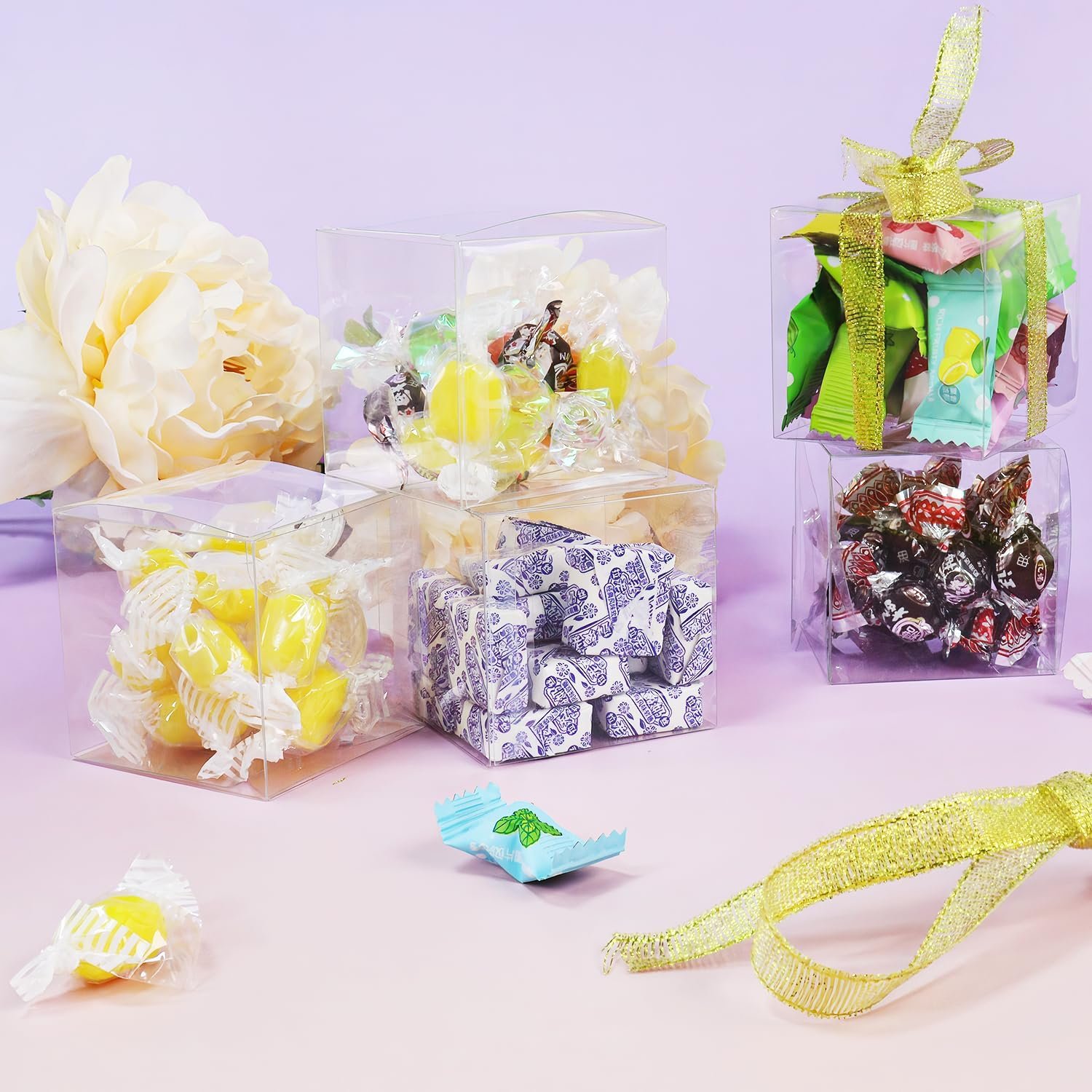 Grossiste Boîtes Transparentes 2x2x2 Pouces, Boîtes à Treats Favor avec Ruban, Logo Personnalisé, Fournisseur de Boîtes en Plastique Claires en Vrac