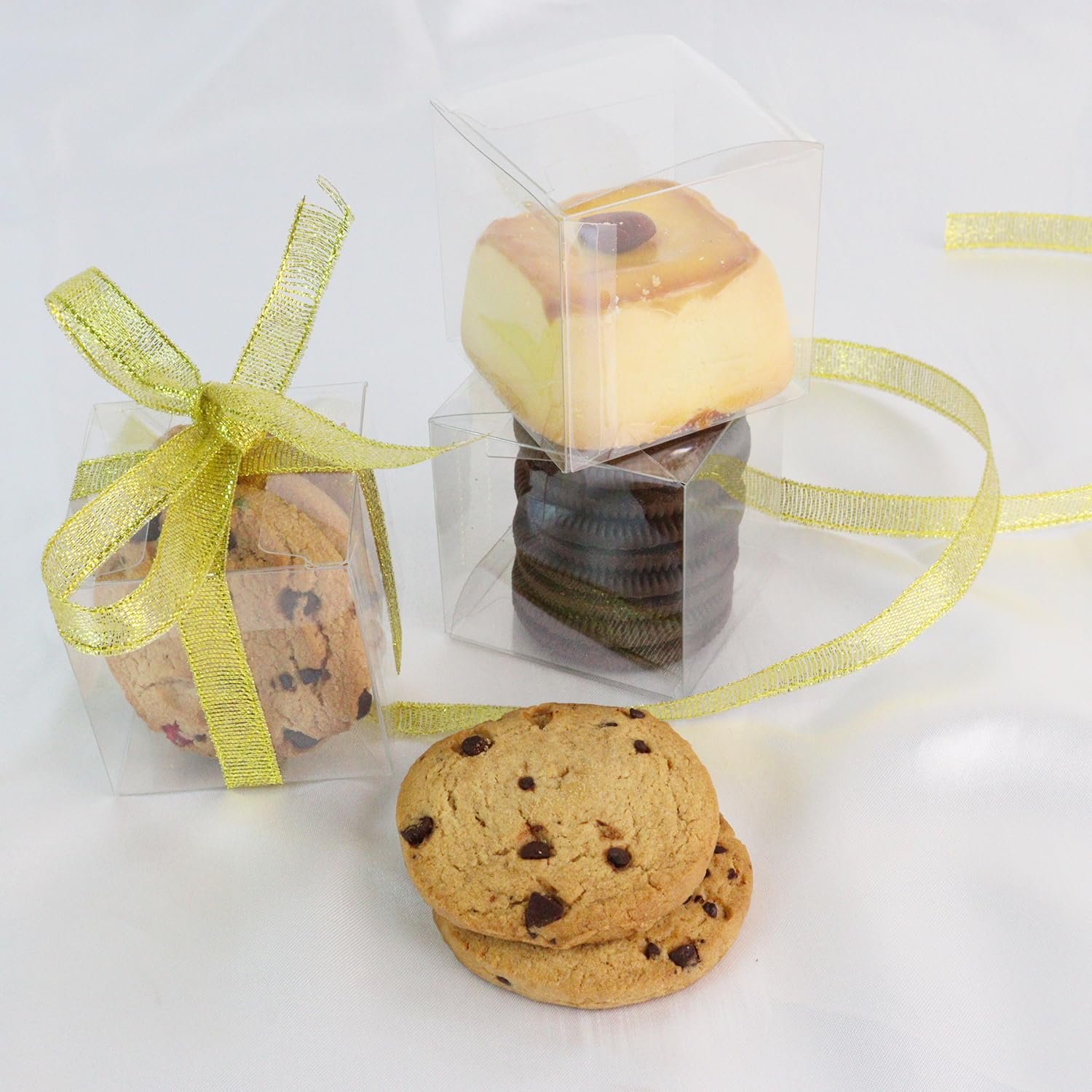 Grossiste Boîtes Transparentes 2x2x2 Pouces, Boîtes à Treats Favor avec Ruban, Logo Personnalisé, Fournisseur de Boîtes en Plastique Claires en Vrac
