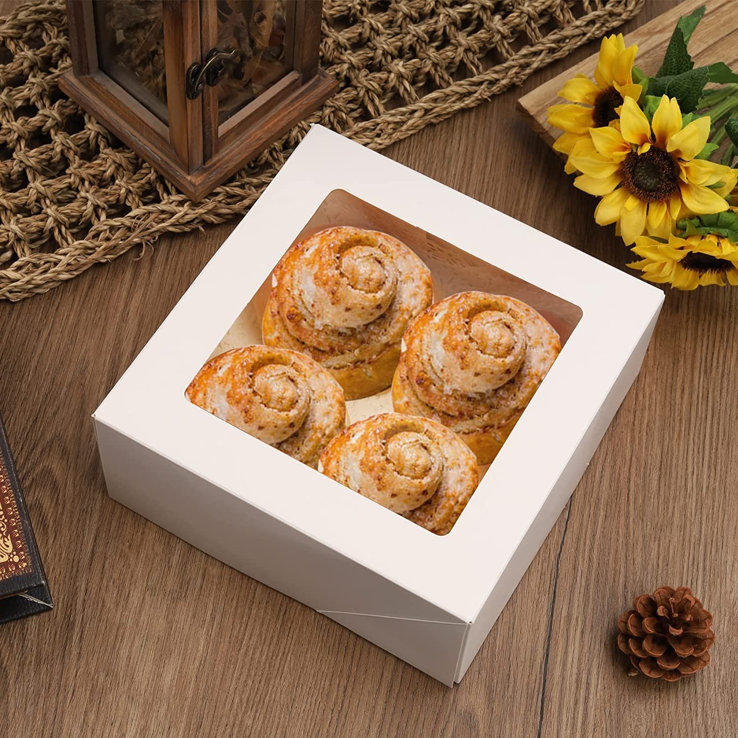 Grossiste Boîtes de Boulangerie 8x8x3 pouces avec fenêtre pour chocolat et fraises, idéal pour gâteau, cupcake, cookie, macaron et cœur brisable, Logo Personnalisé, Fournisseur de Boîtes en Papier (Pack de 30, Blanc)