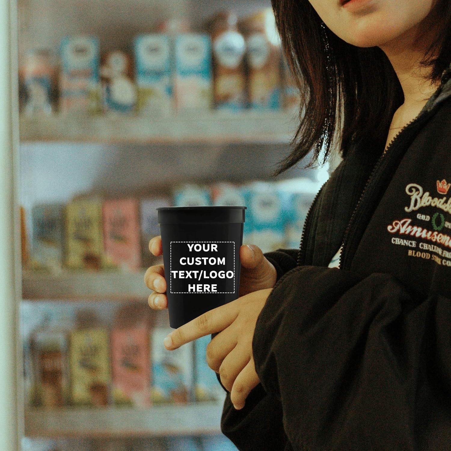 Grossiste en gobelets plastiques jetables personnalisés 12 oz, ensemble de 10/50/100 - parfait pour des événements sportifs, des anniversaires, des mariages, des pique-niques, des plages et des fêtes, fournisseur d’un pack en vrac avec logo personnalisé.