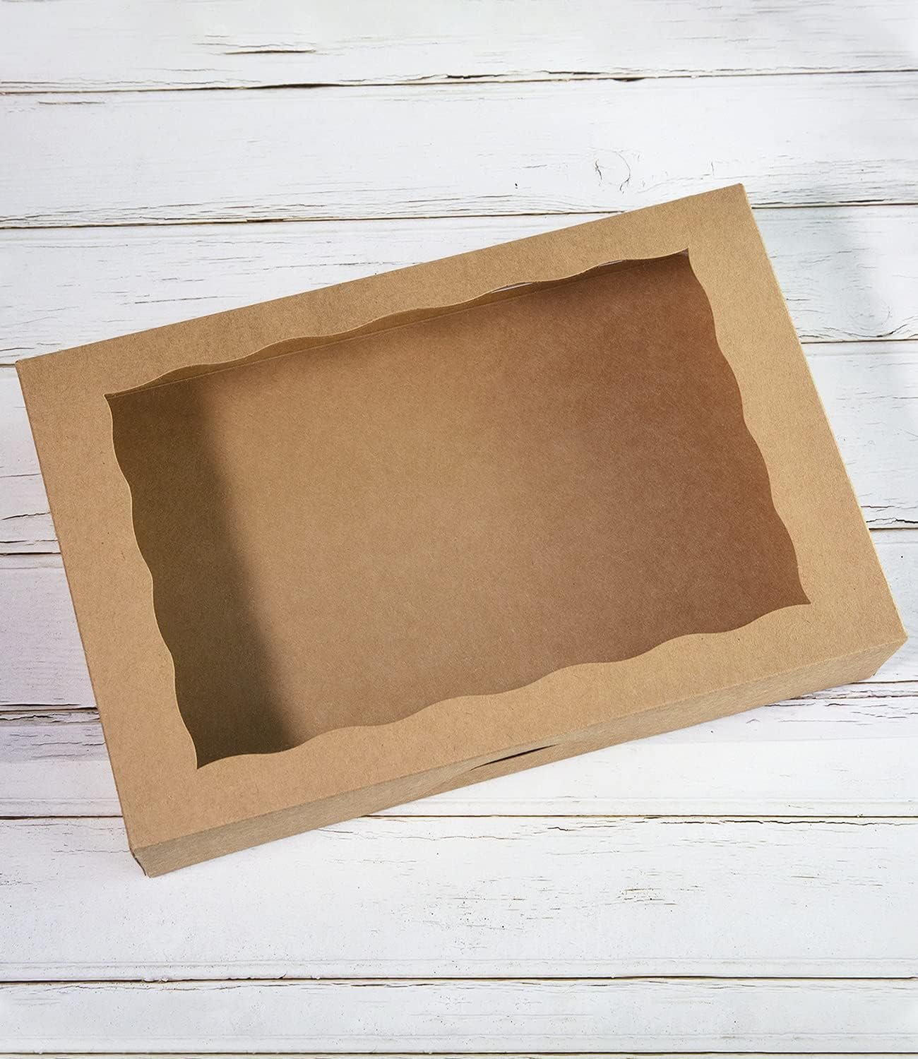 Grossiste Boîte à pâtisserie brune 15 pièces 12x8x2,5 pouces pour donuts et muffins avec couvercle transparent - Fabricant de boîte en papier auto-pop-up pour chocolats et fraises, Logo Personnalisé.