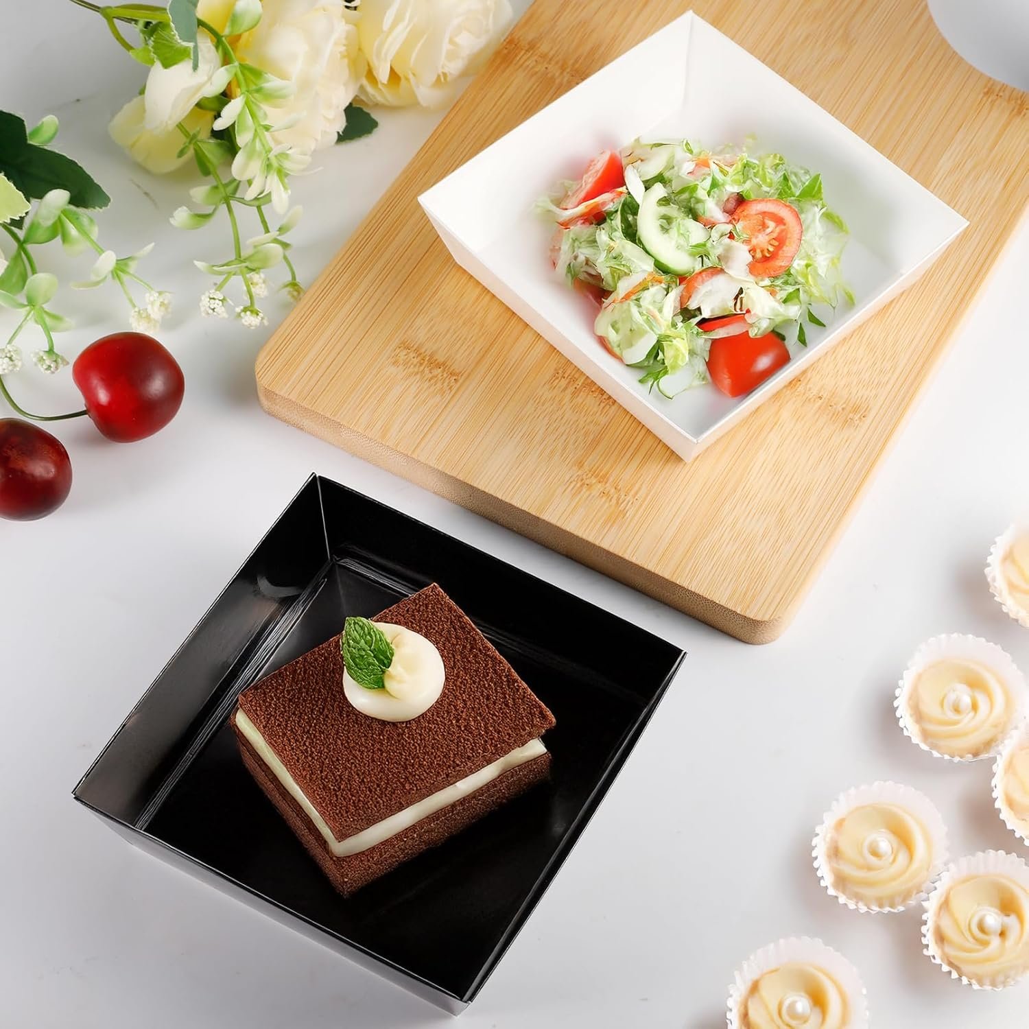 Grossiste boîte charcuterie en papier Kraft 100 pièces 5 pouces, contenant alimentaire jetable avec couvercle transparent, solution pour gâteau, sandwich, biscuits, dessert, Logo Personnalisé, Fabricant.