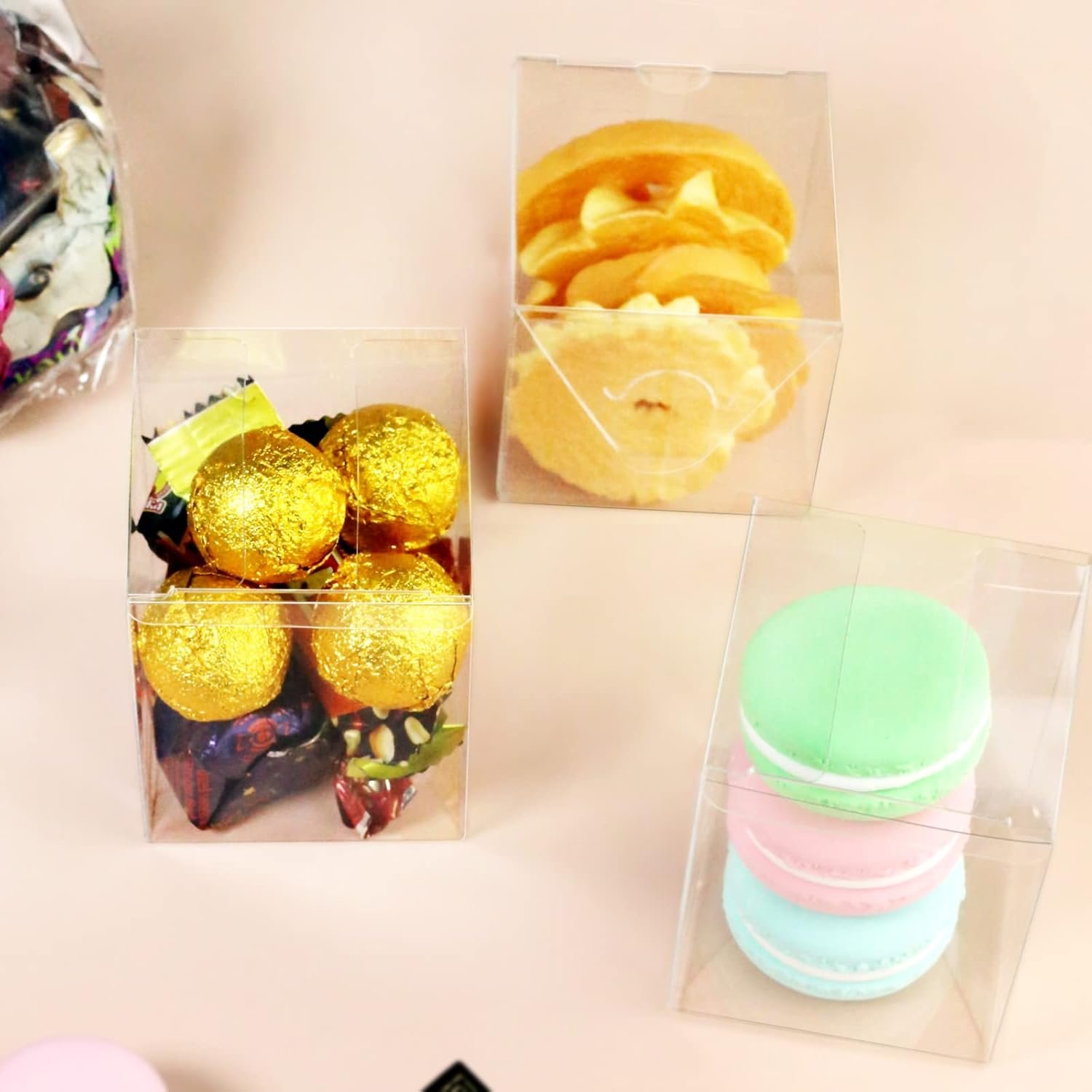 Grossiste de boîtes transparentes pour macarons 2,25x2,25x3 pouces, Favor Boxes pour mariage, baby shower, anniversaire, 25 pack, logo personnalisé, fabricant de solutions sur mesure. Grossiste de boîtes transparentes pour macarons 2,25x2,25x3 pouces, Favor Boxes pour mariage, baby shower, anniversaire, 25 pack, logo personnalisé, fabricant de solutions sur mesure.