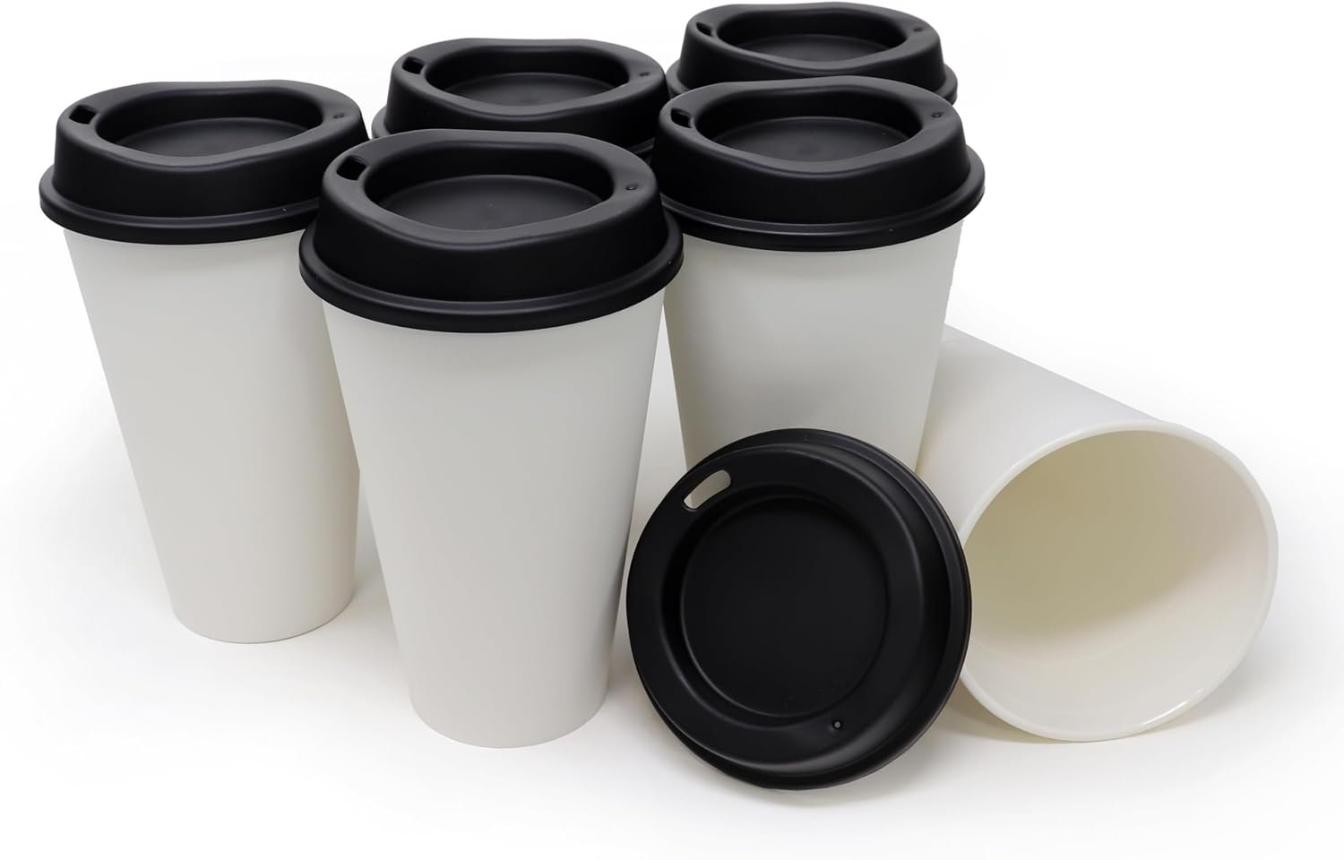 Grossiste de gobelets à café réutilisables 16 oz avec couvercles, Pour boissons chaudes ou froides, Logo Personnalisé, équipement pour le transport, fournisseur d’articles à usage, vente en gros, compatible lave-vaisselle et micro-ondes, gobelets blancs avec couvercles noirs.