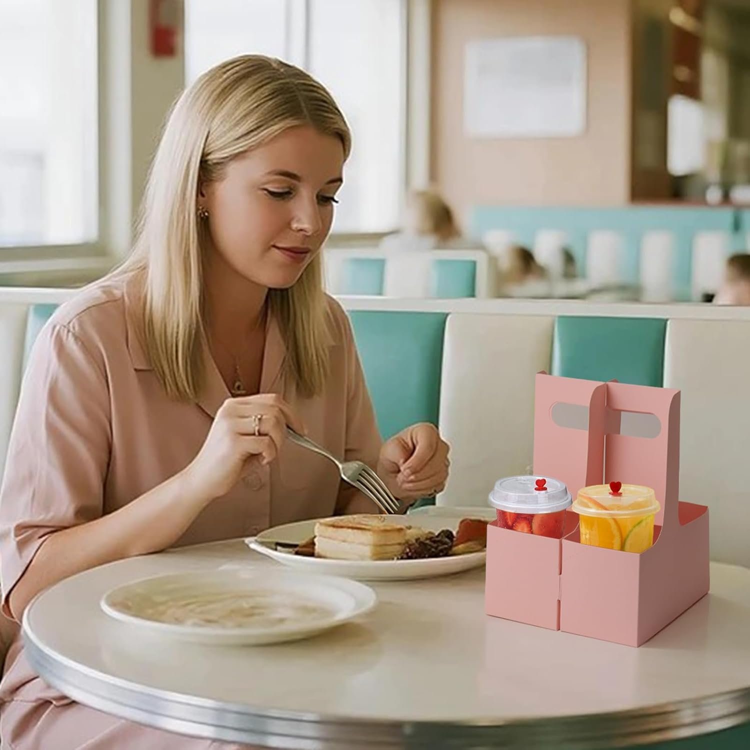 Grossiste de 50 Packs de 2 Supports de Boissons avec Poignée, Fabricant de Porte-gobelets Jetables en Carton Rose pour Boissons, Logo Personnalisé, 6.9 x 3.1 x 8.7 Inches.