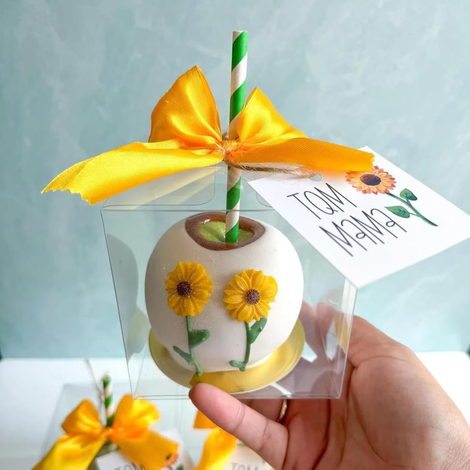 Boîtes à favor transparentes 3x3x3 pouces en vrac, fabriquées par un fournisseur, pour chocolat, macarons et cupcakes, avec logo personnalisé, idéales pour anniversaires et mariages.