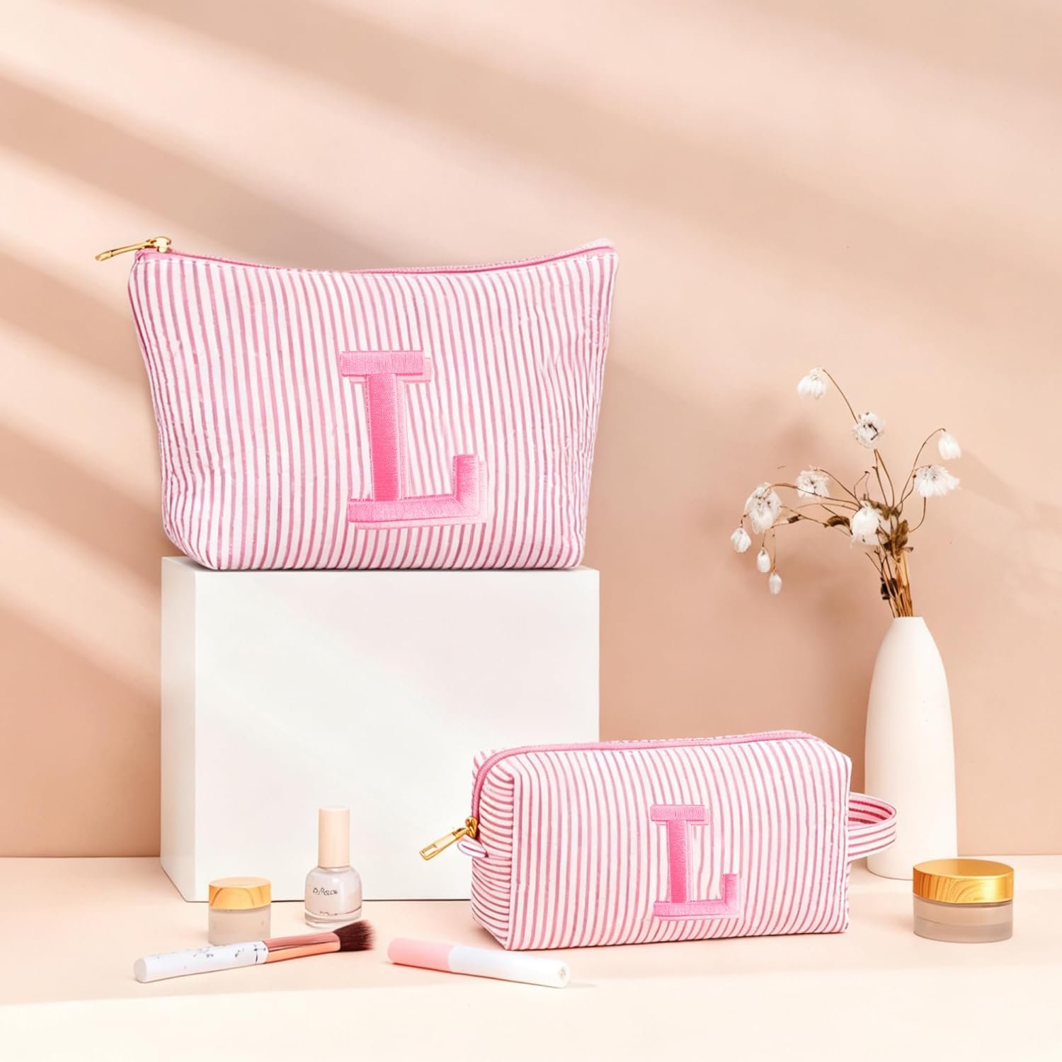 Grossiste de sacs à maquillage personnalisés - Set de 2 pièces pour adolescentes, essentiel de voyage pour femmes, Fabricant d'organisateurs de maquillage, cadeaux d'anniversaire pour filles de 6 à 12 ans, OEM en rose. Grossiste de sacs à maquillage personnalisés - Set de 2 pièces pour adolescentes, essentiel de voyage pour femmes, Fabricant d'organisateurs de maquillage, cadeaux d'anniversaire pour filles de 6 à 12 ans, OEM en rose.