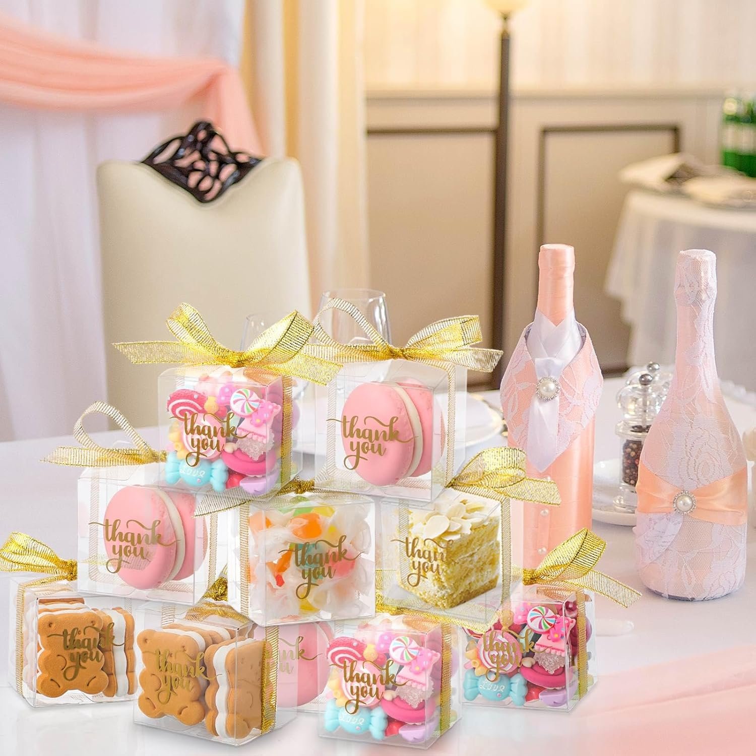 Grossiste Boîtes Transparentes 200 Pcs Boîtes à Cadeaux en Plastique avec Couvercle Ruban et Étiquettes Merci pour Bonbons Macarons Cupcakes (2 x 2 x 2 Pouces) Personnalisation de Logo Fournisseur Vente en Gros Grossiste Boîtes Transparentes 200 Pcs Boîtes à Cadeaux en Plastique avec Couvercle Ruban et Étiquettes Merci pour Bonbons Macarons Cupcakes (2 x 2 x 2 Pouces) Personnalisation de Logo Fournisseur Vente en Gros