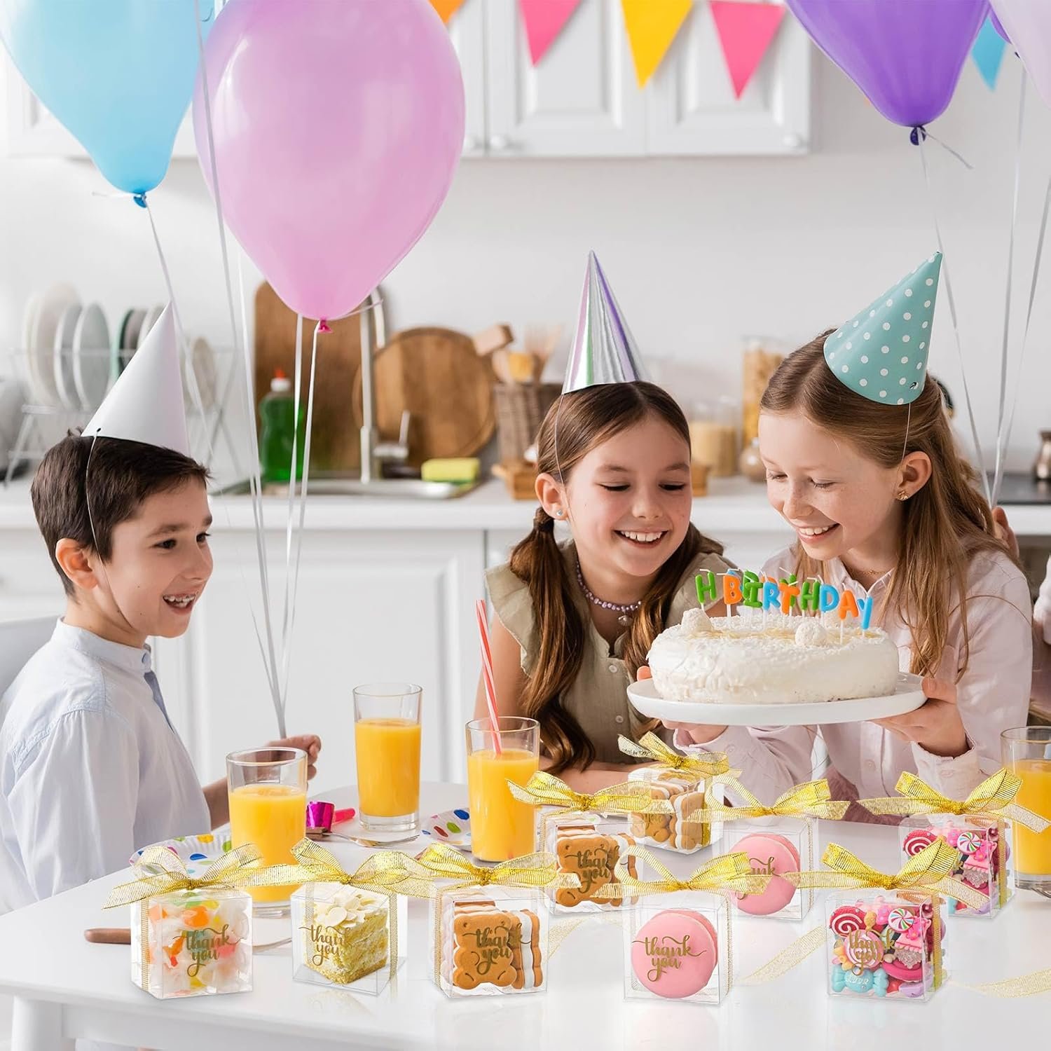 Grossiste Boîtes Transparentes 200 Pcs Boîtes à Cadeaux en Plastique avec Couvercle Ruban et Étiquettes Merci pour Bonbons Macarons Cupcakes (2 x 2 x 2 Pouces) Personnalisation de Logo Fournisseur Vente en Gros Grossiste Boîtes Transparentes 200 Pcs Boîtes à Cadeaux en Plastique avec Couvercle Ruban et Étiquettes Merci pour Bonbons Macarons Cupcakes (2 x 2 x 2 Pouces) Personnalisation de Logo Fournisseur Vente en Gros