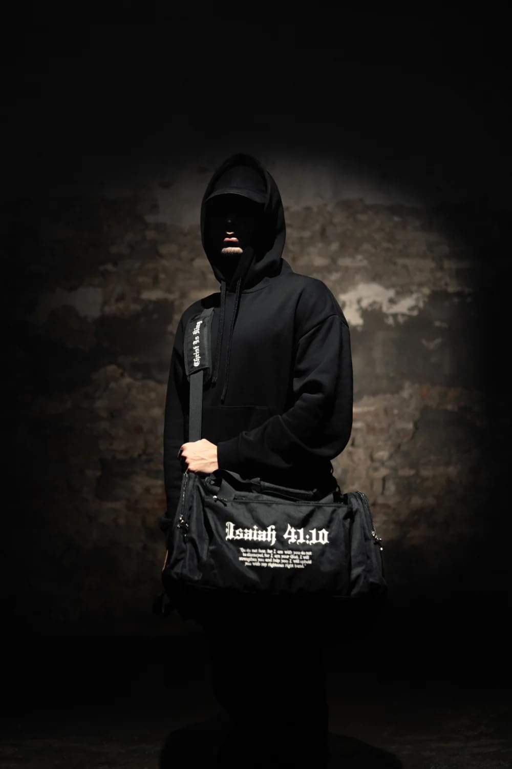 Duffle bag personnalisé avec logo – Six poches, zippers croix 3D, conçu pour le sport et les voyages, produit par un fabricant engagé, idéal pour grossiste en accessoires. Duffle bag personnalisé avec logo – Six poches, zippers croix 3D, conçu pour le sport et les voyages, produit par un fabricant engagé, idéal pour grossiste en accessoires.