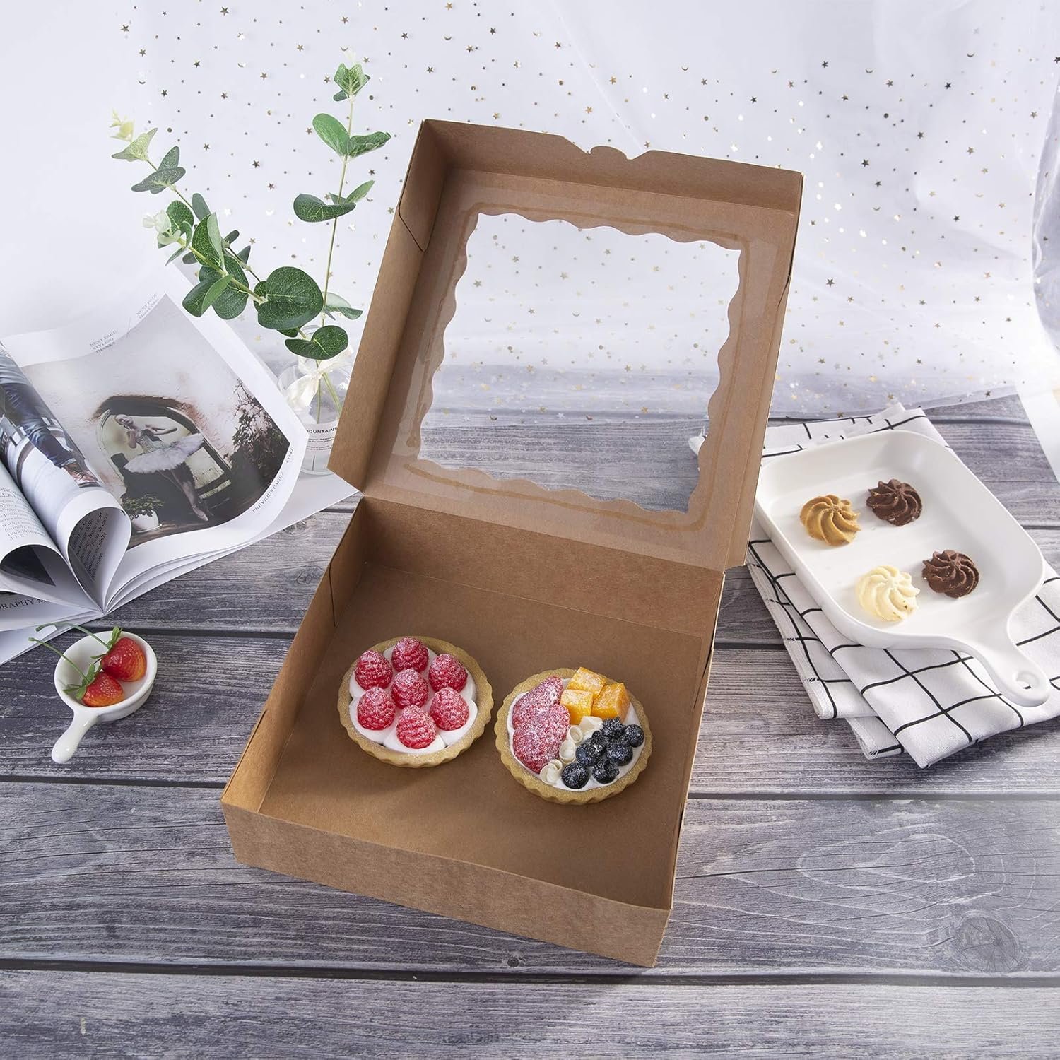 Grossiste Boîtes à pâtisserie Kraft marron 9inch avec fenêtre en PVC, 25 pièces, idéal pour tarte et cookie, Logo Personnalisé, Fournisseur d'emballages en vrac 9x9x2.5inch.