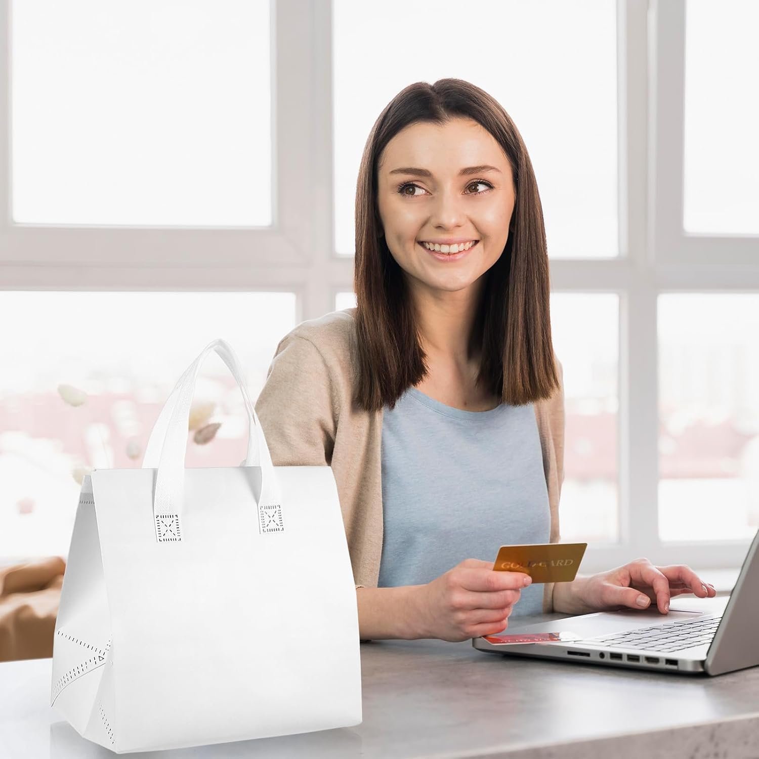 Grossiste sacs isothermes à emporter en vrac 20 pièces pour le transport thermique de nourriture, marque blanche pour café, lait, thé, aliments chauds et froids, fruits de mer frais, sacs de livraison de pizza pour restauration, fournisseur (9,4 x 5,9 x 9,4 pouces, blanc)