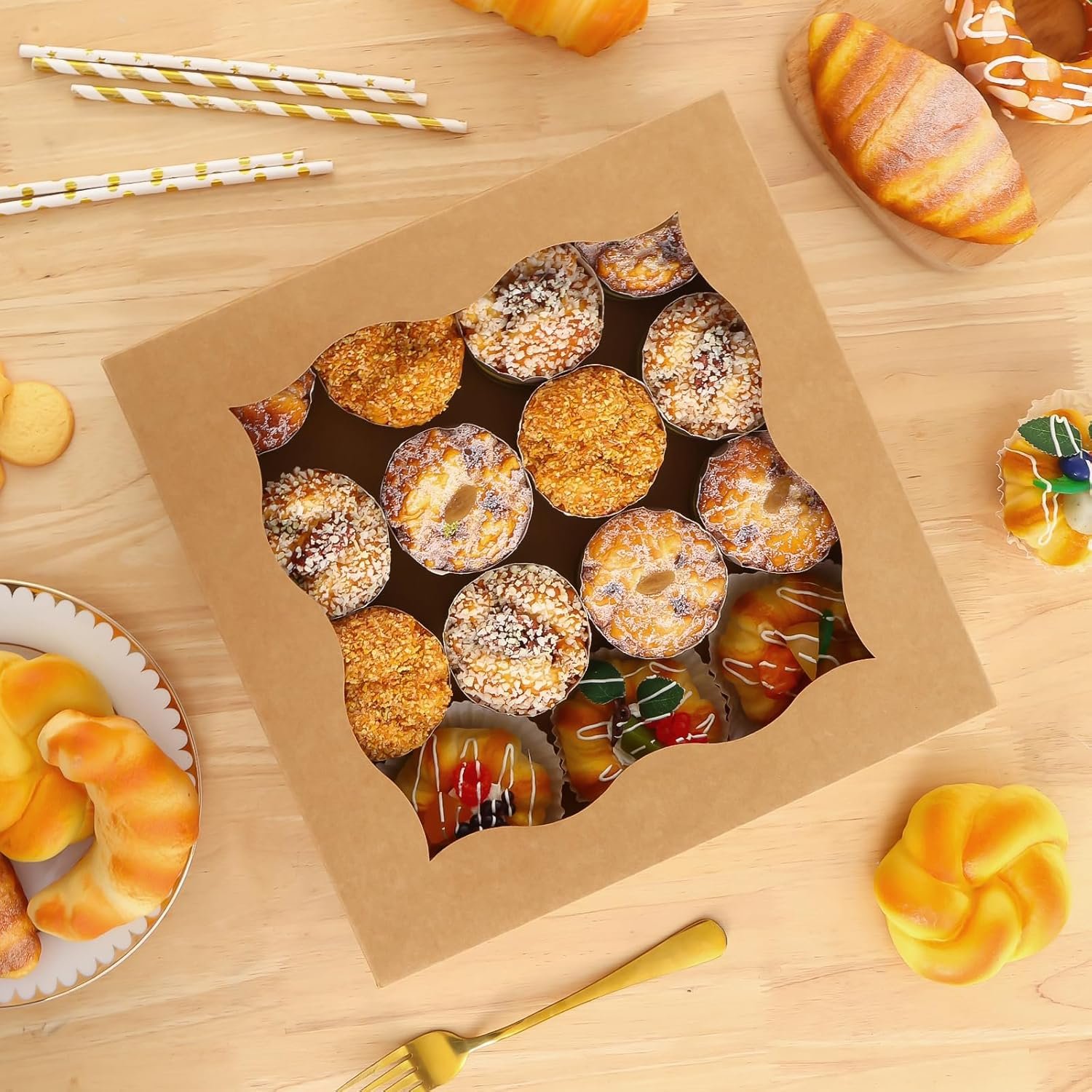 Grossiste de boîtes à tarte 12x12x3 pouces, autocollantes marron avec fenêtre pour pâtisseries, cookies, gâteaux, douceurs, donuts, muffins avec logo personnalisé, fabriquées par notre fournisseur. Grossiste de boîtes à tarte 12x12x3 pouces, autocollantes marron avec fenêtre pour pâtisseries, cookies, gâteaux, douceurs, donuts, muffins avec logo personnalisé, fabriquées par notre fournisseur.