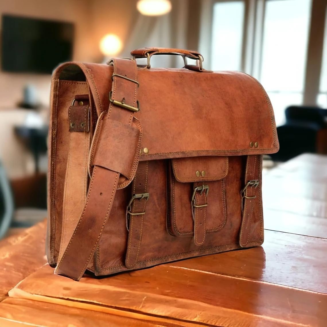 Grossiste en cuir personnalisé, sac messager gravé pour hommes et femmes, sac à dos pour ordinateur portable, sac vintage fait main, fabricant de sac à bandoulière pour le bureau, le travail ou les voyages, vente en gros pour une utilisation multiple. Grossiste en cuir personnalisé, sac messager gravé pour hommes et femmes, sac à dos pour ordinateur portable, sac vintage fait main, fabricant de sac à bandoulière pour le bureau, le travail ou les voyages, vente en gros pour une utilisation multiple.