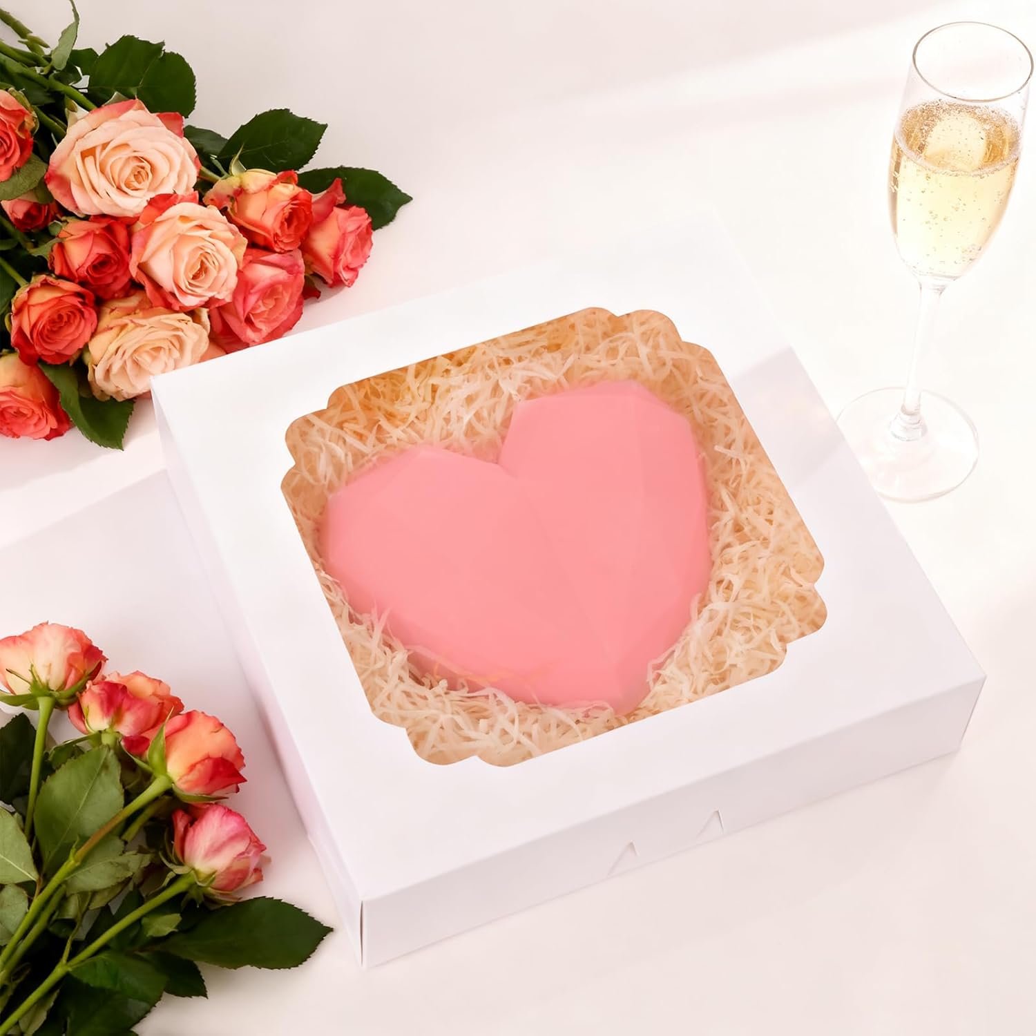 Grossiste Boîtes à tarte blanches 10x10x2.5 pouces avec fenêtre pour gâteaux, muffins, et donuts, Logo Personnalisé en vente en gros, Fabricant de contenants pour friandises. Grossiste Boîtes à tarte blanches 10x10x2.5 pouces avec fenêtre pour gâteaux, muffins, et donuts, Logo Personnalisé en vente en gros, Fabricant de contenants pour friandises.