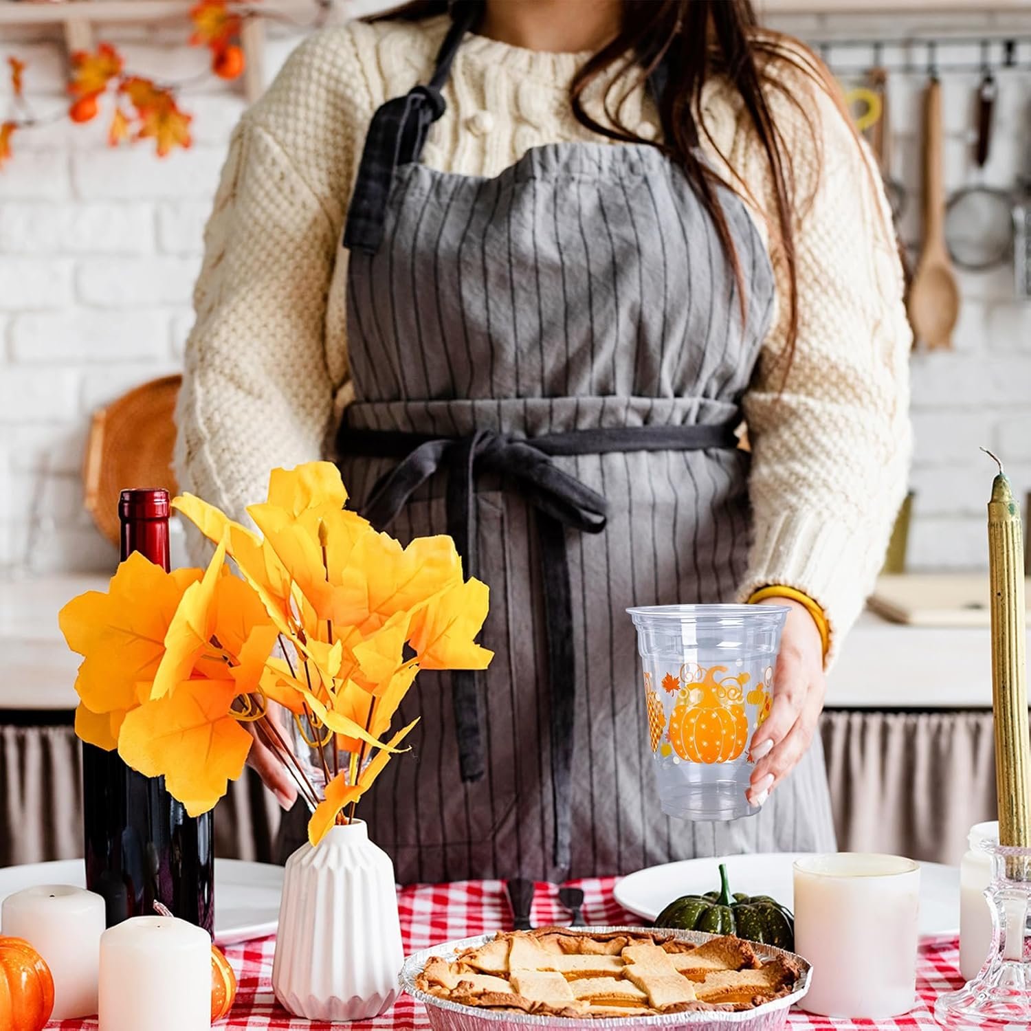 Grossiste gobelets en plastique jetables de 12 oz pour l'automne avec motifs de citrouille, fournies en 50 unités, parfaits pour célébrations, anniversaire, mariage et événements, marque blanche et personnalisable.