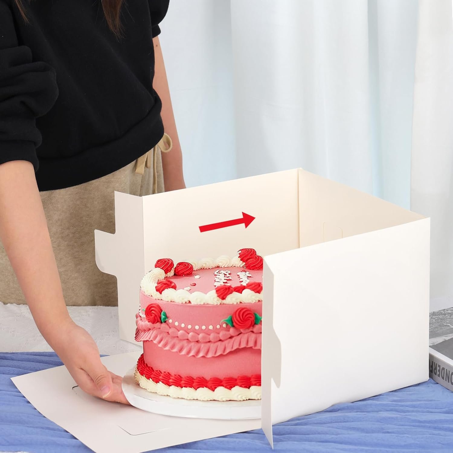 Grossiste en Vrac Boîtes à Gâteau 28 pièces 10x10x8 pouces, solutions pour pâtisseries, desserts, tarte, logo personnalisé pour la fête des mères, la Saint-Valentin et les anniversaires. Fournisseur fiable pour la vente en gros.